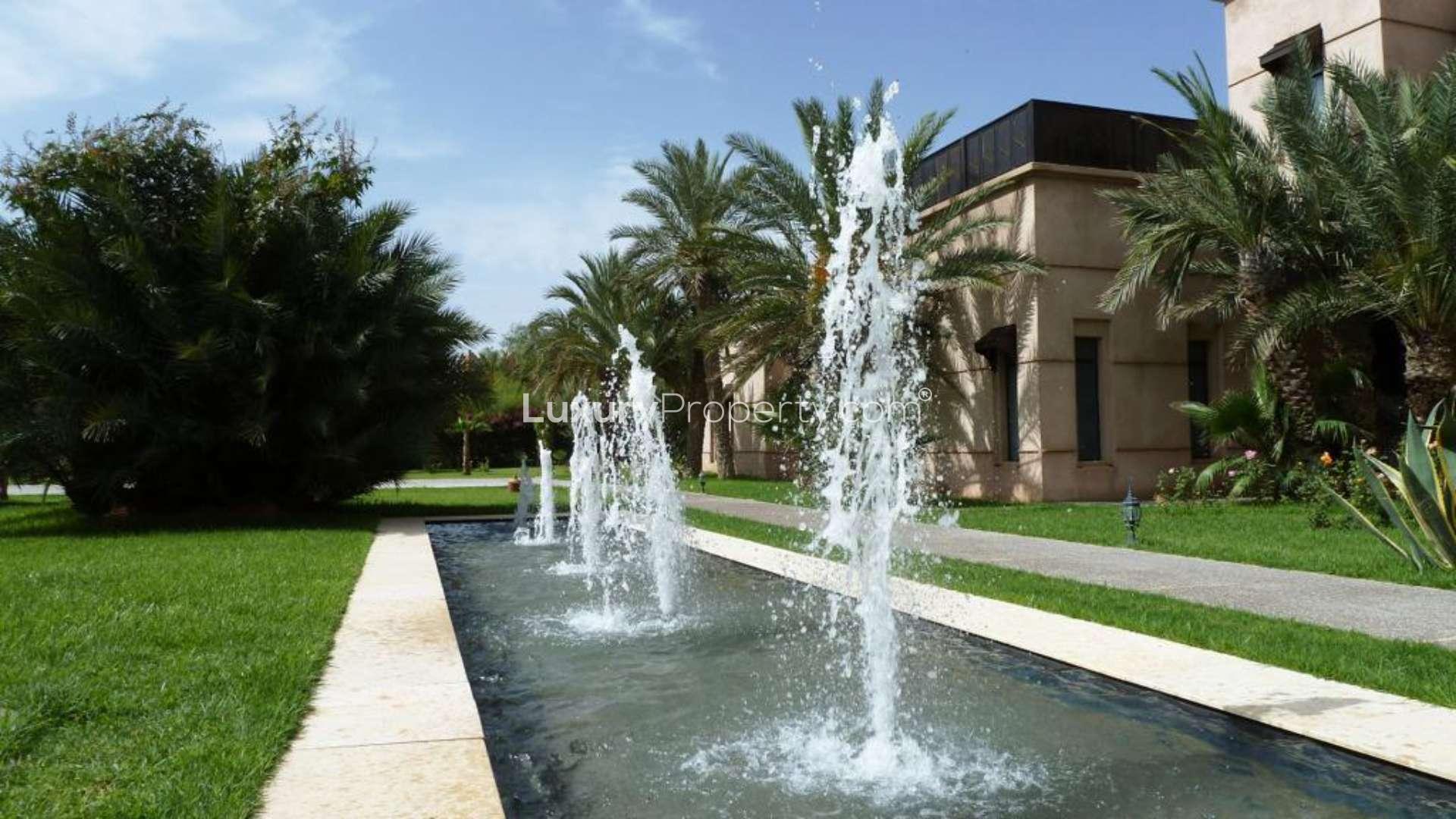 Luxury villa in Palmeraie with spacious pool and lush gardens, Marrakech real estate