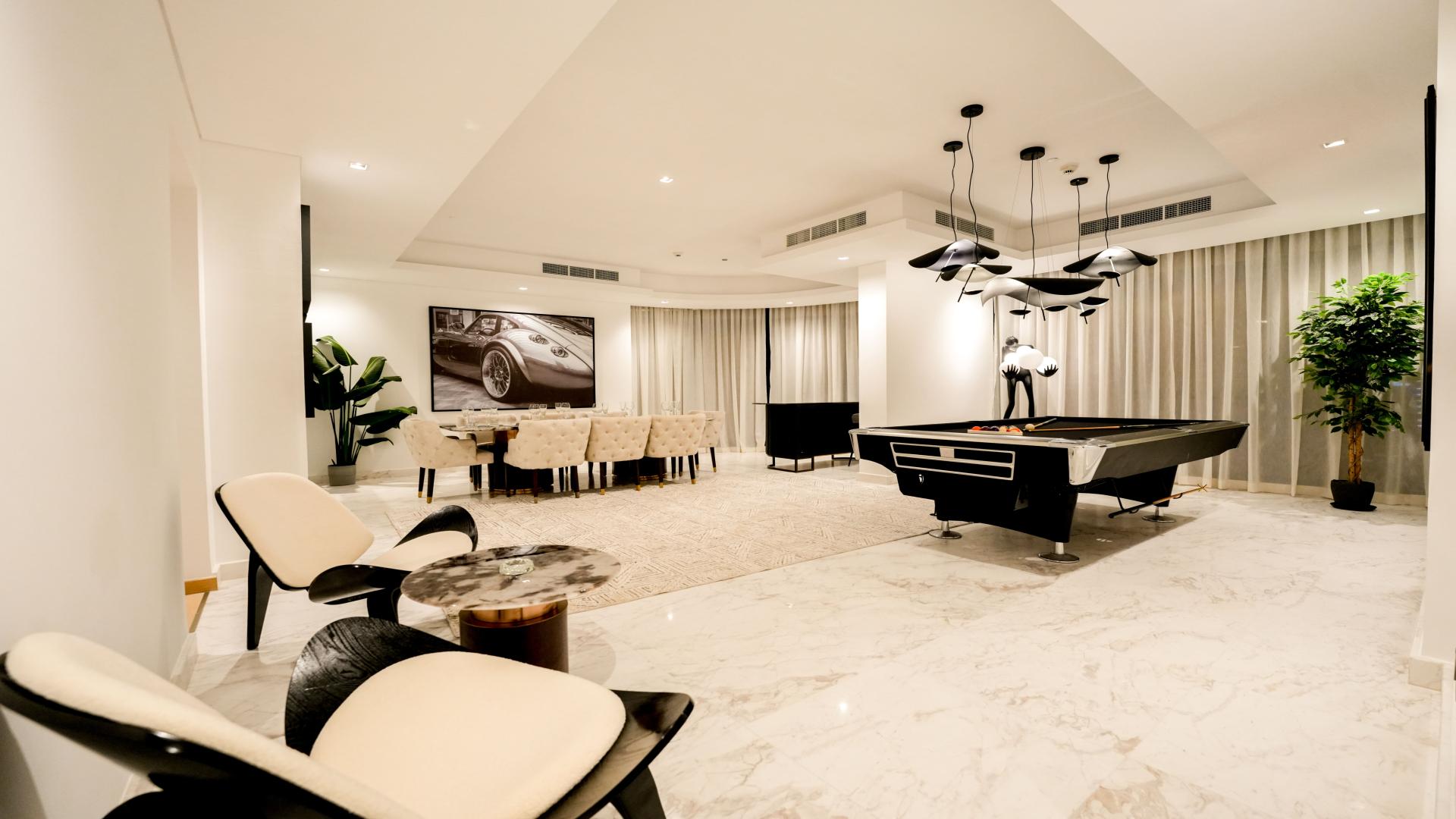 Luxurious living room in 6-bed penthouse, Downtown Dubai, RP Heights, elegant interiors
