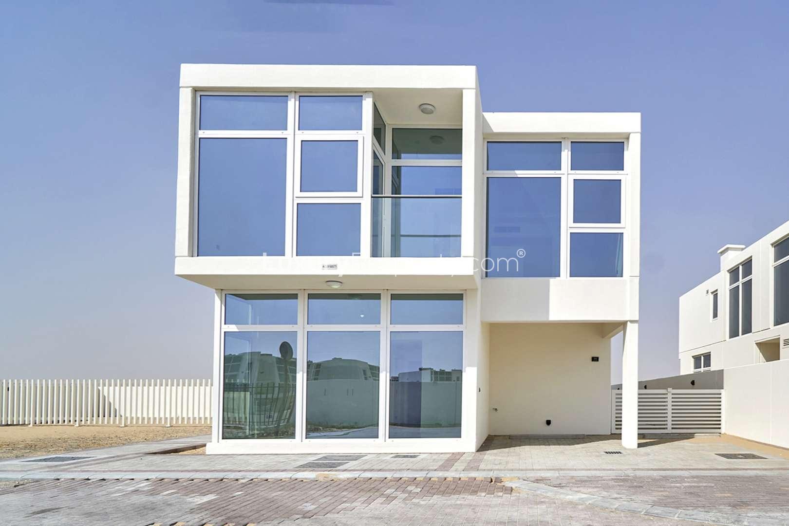 Contemporary  6-Bed Family villa for Sale in Adria Villas, Damac Hills 2