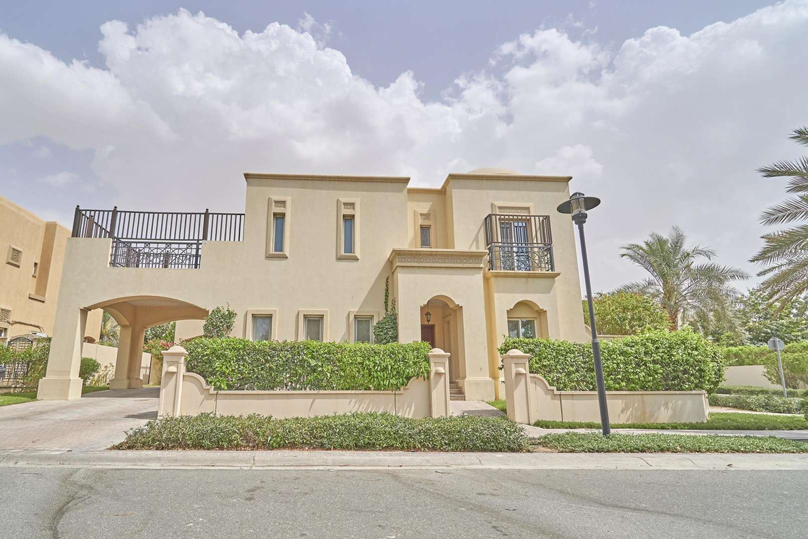 6-bedroom villa with large garden in Al Mahra, Arabian Ranches, available for rent