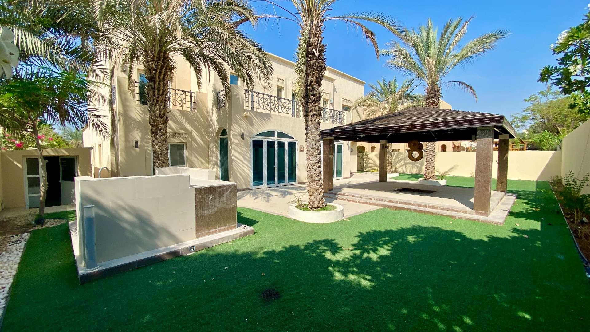 Beautiful six-bed villa with garden in Al Mahra, Arabian Ranches for rent