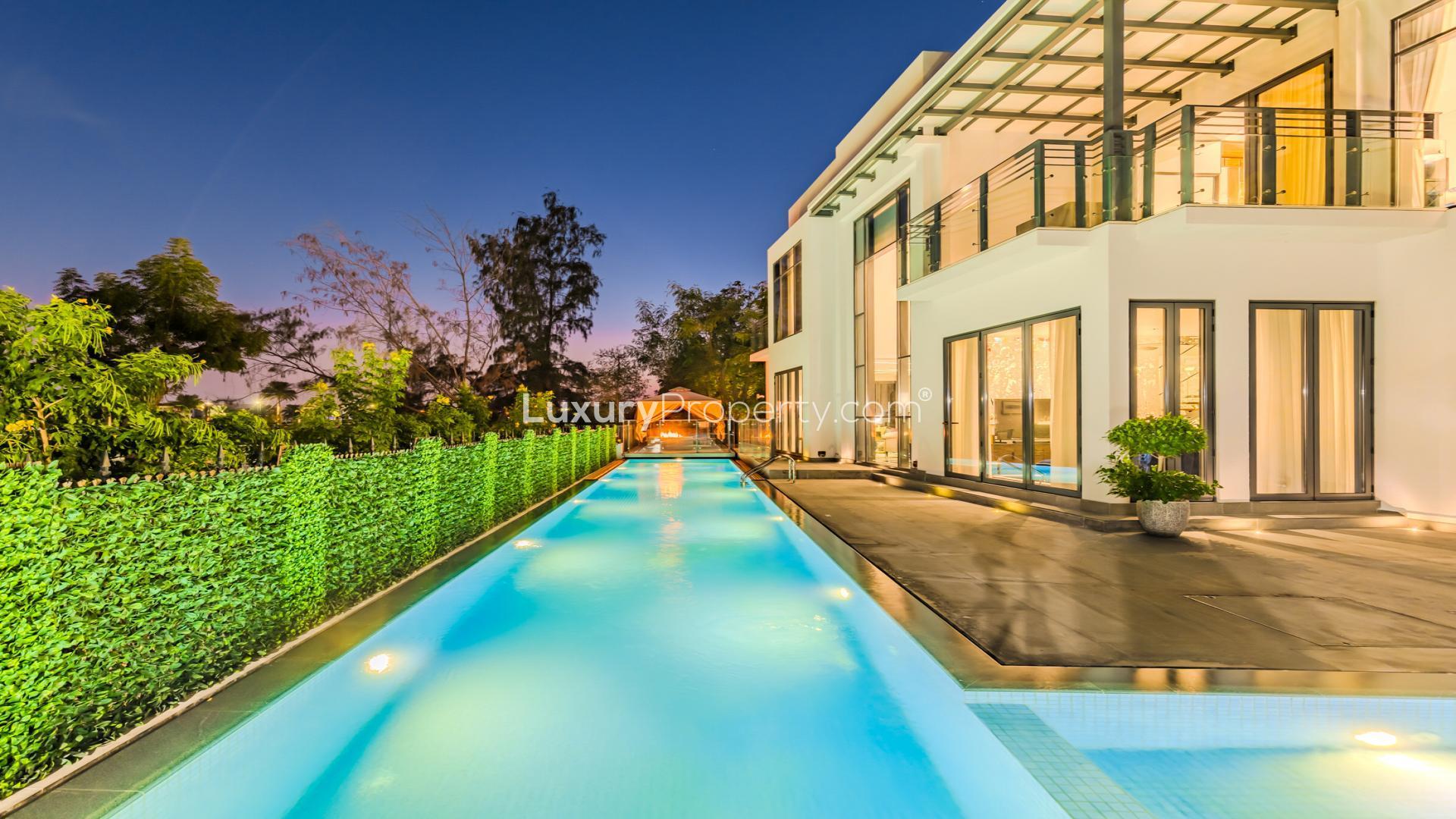 Spacious 6-Bed Villa - Extended with Entertainment Foyer