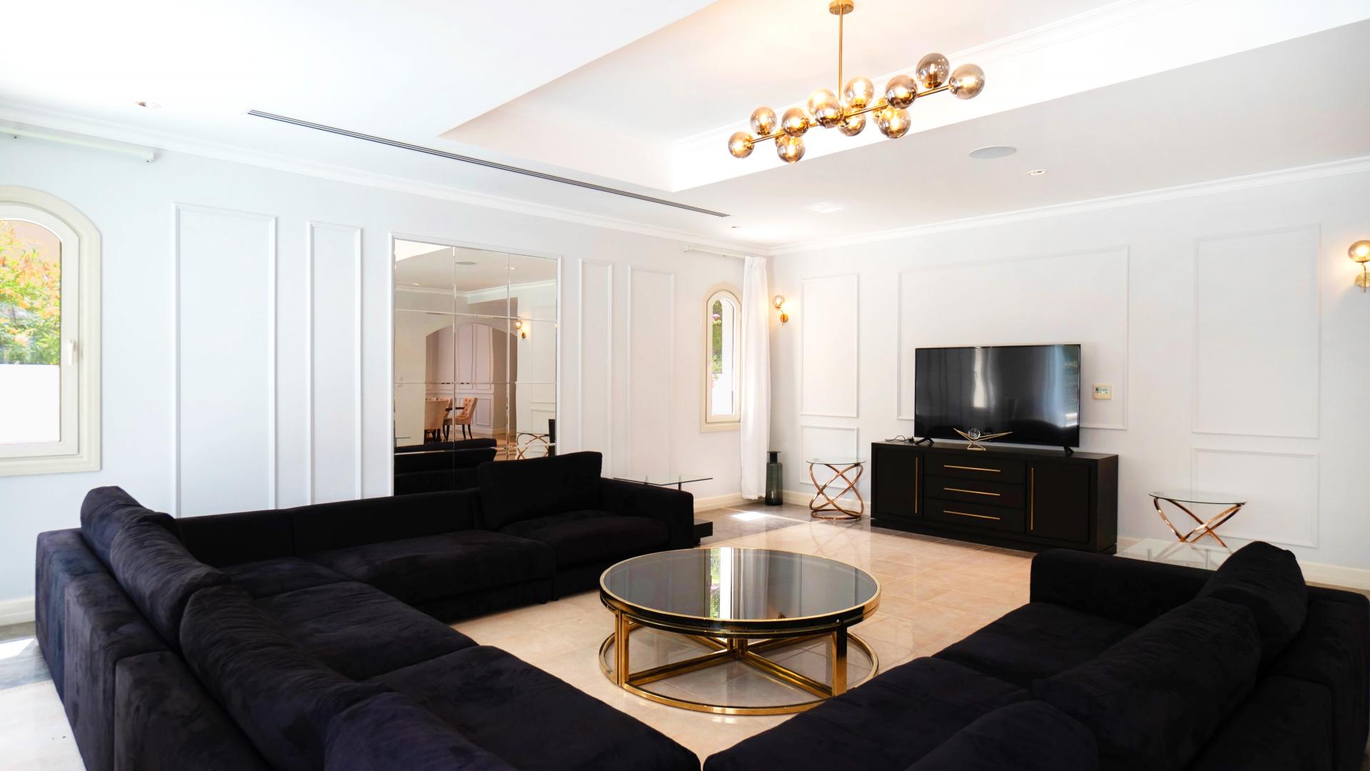 Luxurious villa with private pool at Jumeirah Golf Estates Earth community for rent