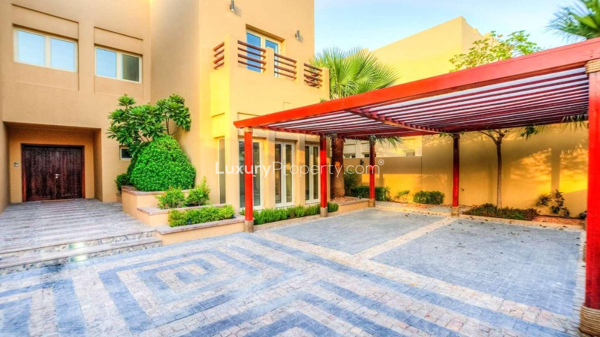 Luxurious villa with private pool in Emirates Living, Meadows, for rent