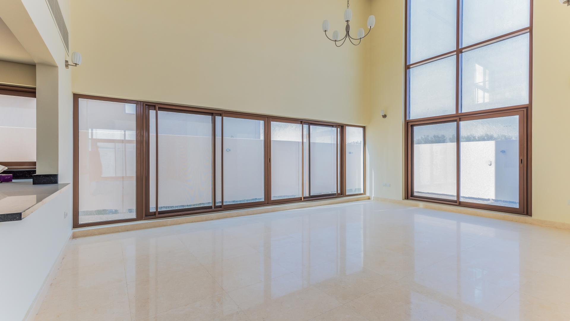 Corner villa with large windows and landscaped garden in Meydan Gated Community for rent