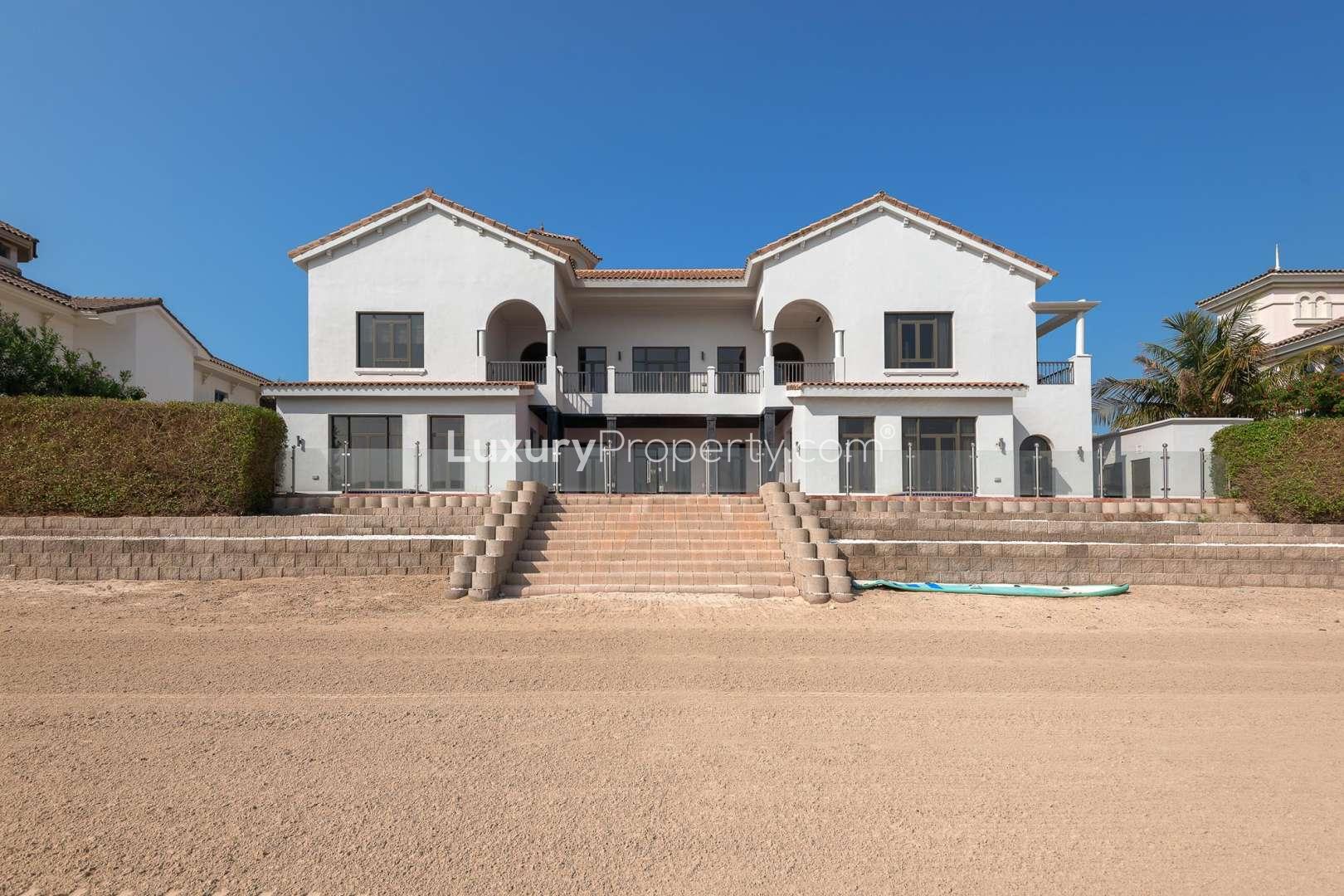 Mediterranean-inspired villa with pool on Palm Jumeirah, Signature Villas, for sale