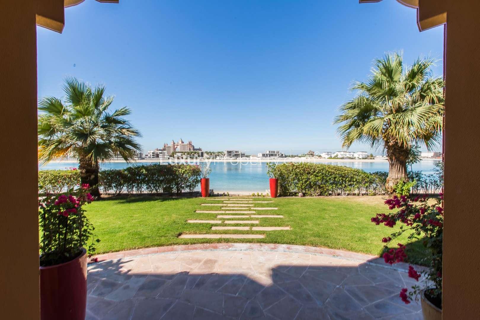 Dining area in fully furnished Signature Villa at Palm Jumeirah, featuring modern decor