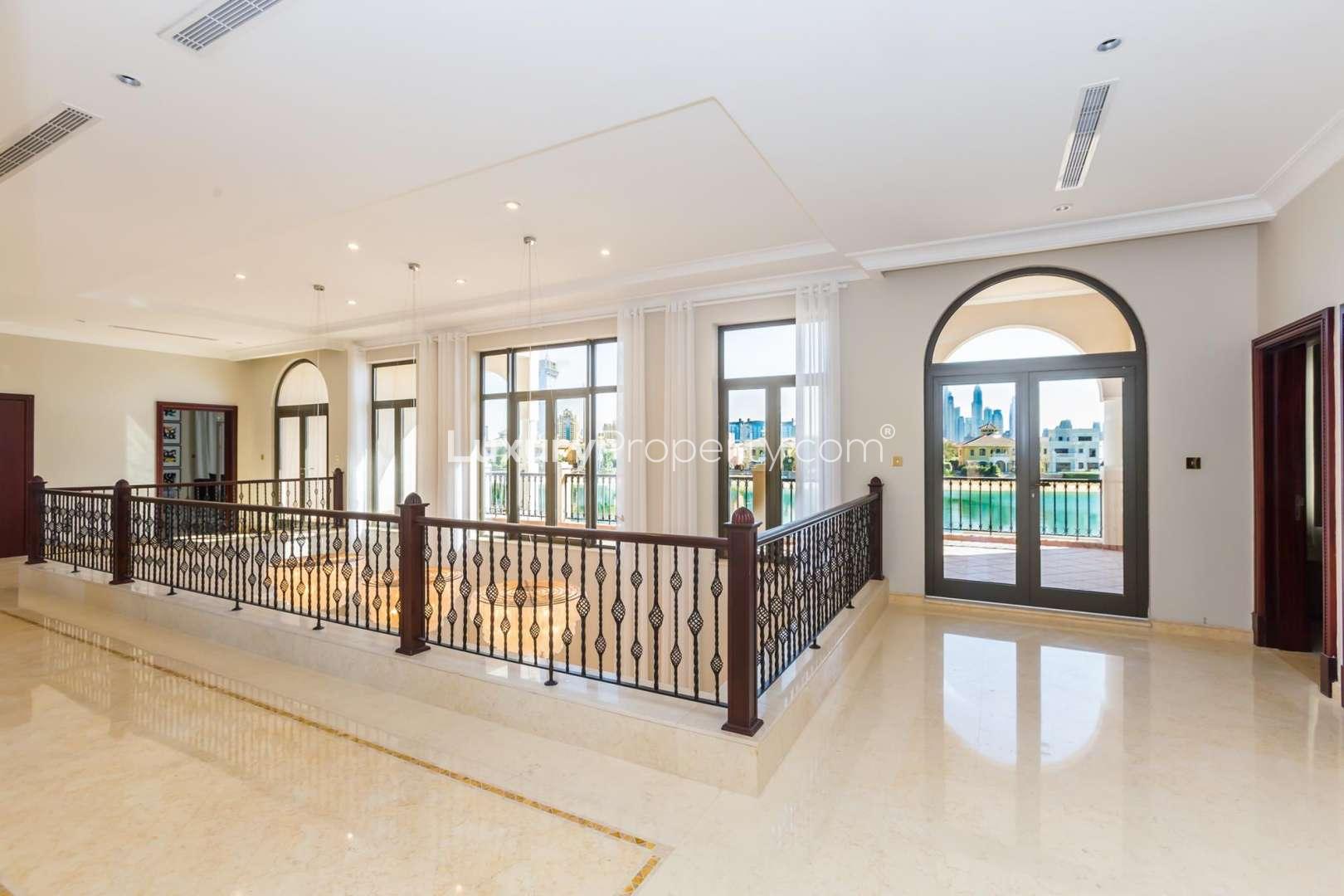 Luxury villa pool with beach view, Signature Villas, Palm Jumeirah, short-term rental