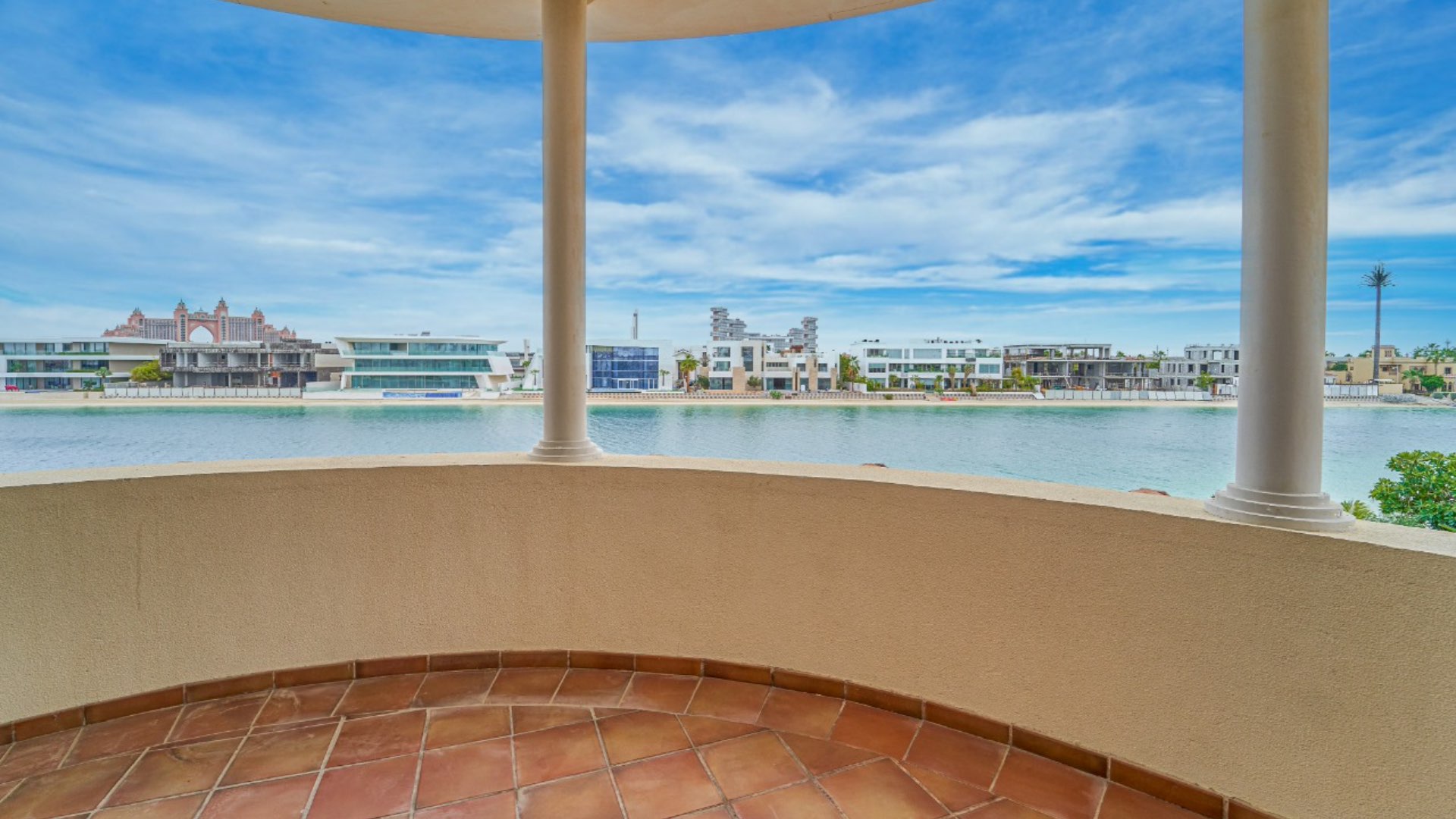 Beachfront view from 5-bedroom villa on Palm Jumeirah, Signature Villas, available for rent