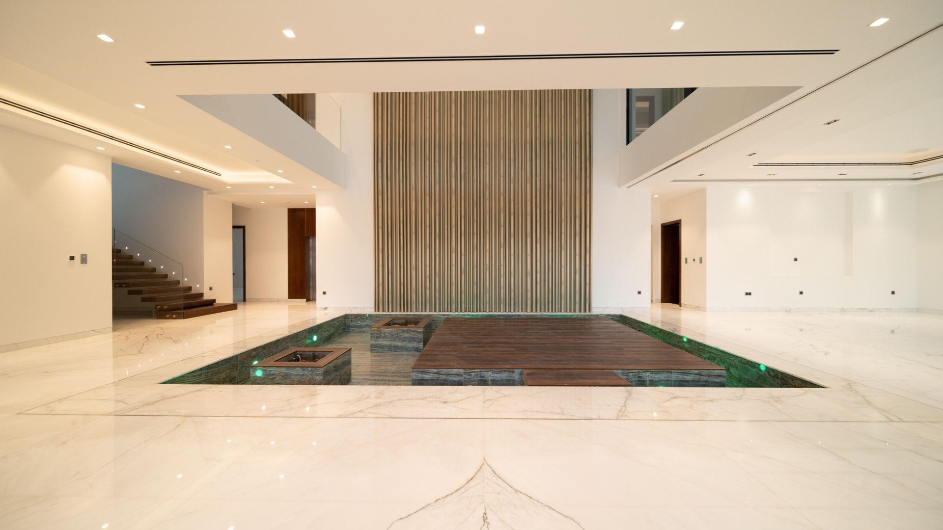 Modern 6-bedroom villa with pool in Umm al Sheif, Dubai, available for rent