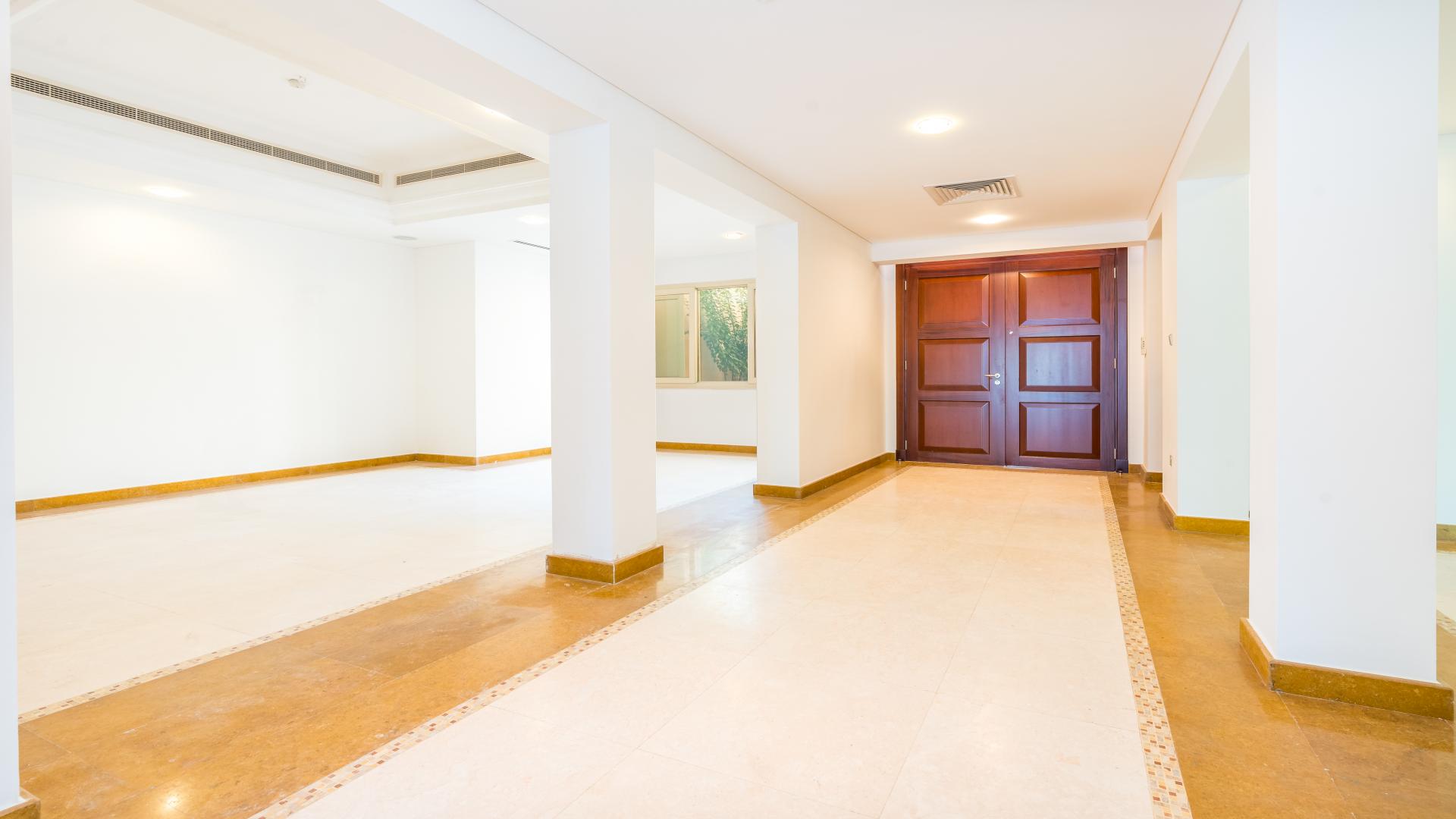 Luxurious 6-bedroom villa with private pool in Victory Heights, Dubai Sports City, for rent