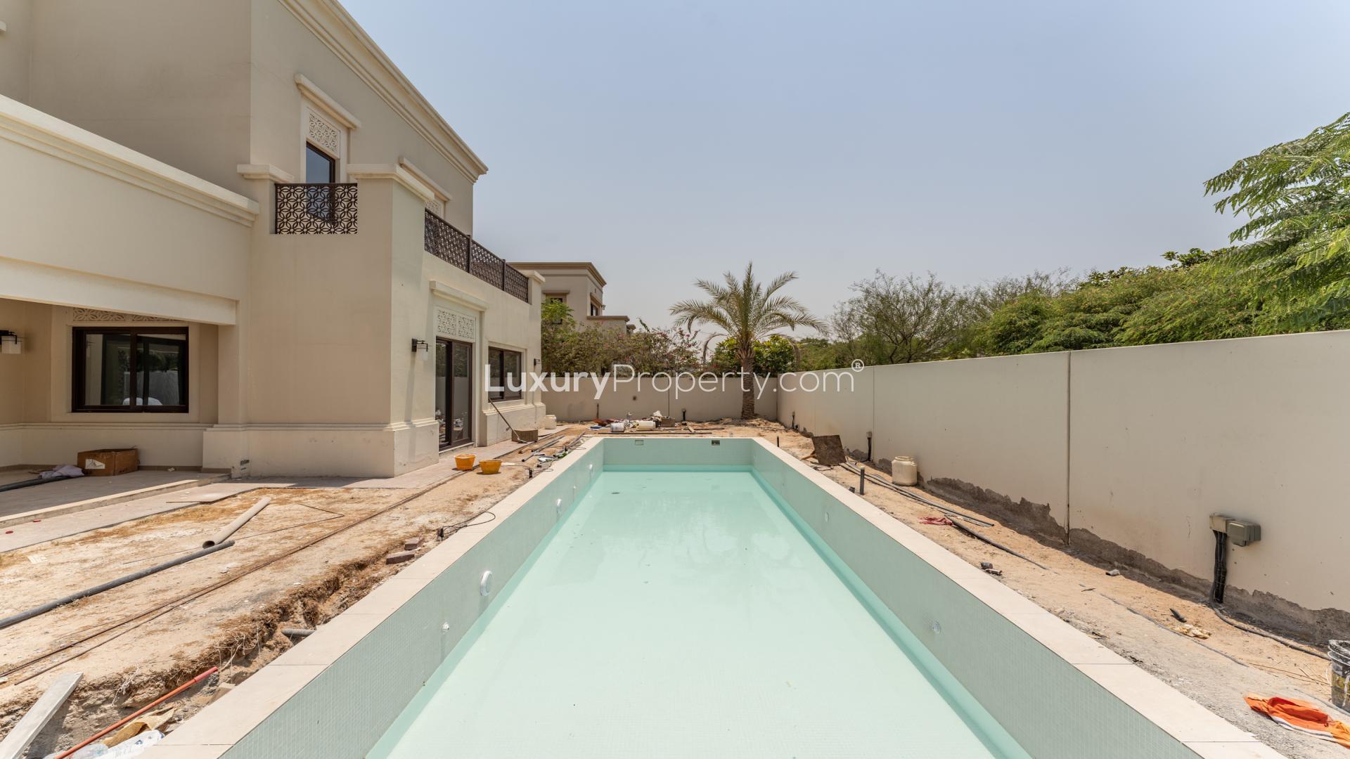 Spacious modern kitchen in 6-bedroom villa for rent, Yasmin, Arabian Ranches 2