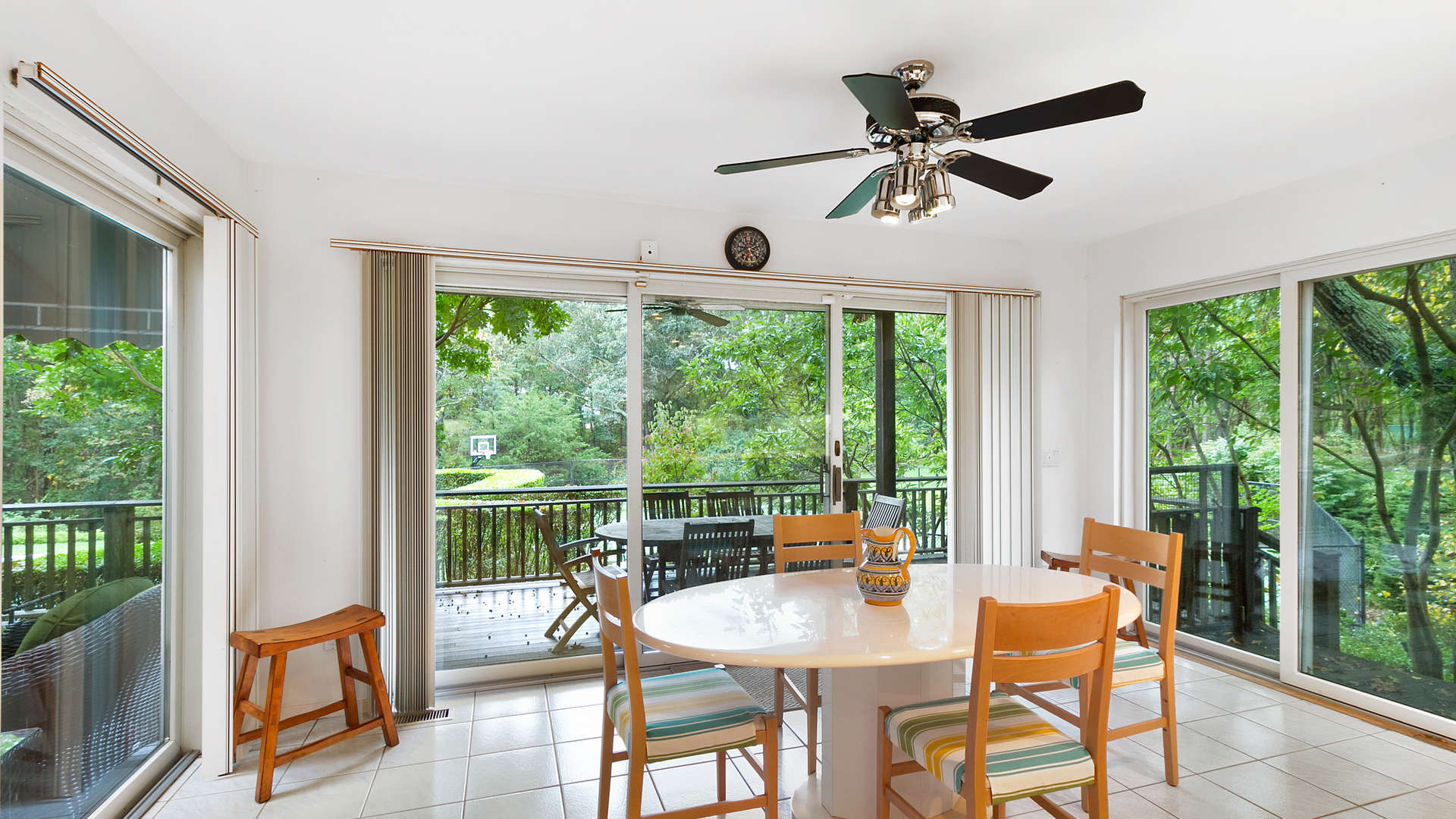 Cozy living room with fireplace in 6-bedroom villa, Hidden Cove Court, Southampton
