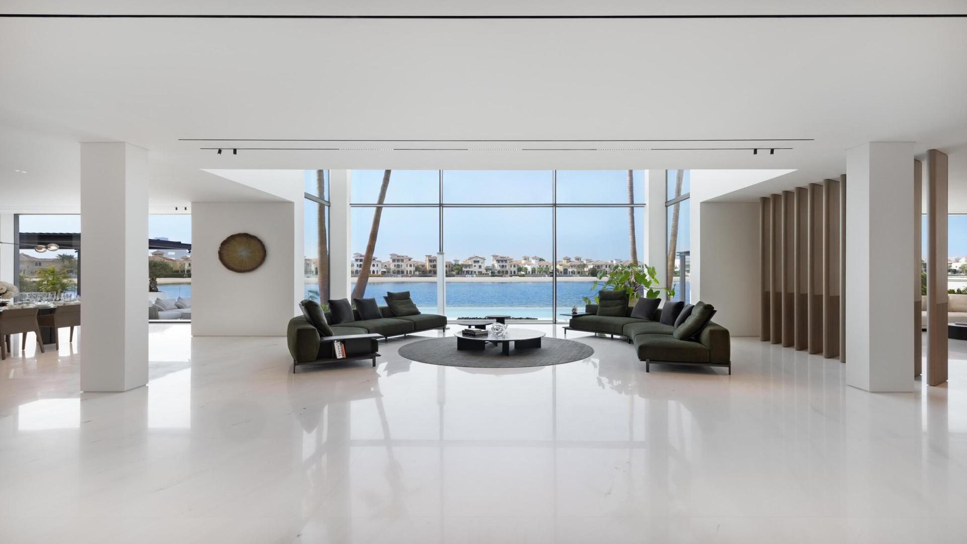 Luxurious six-bedroom villa with pool at Signature Villas, Palm Jumeirah, for sale