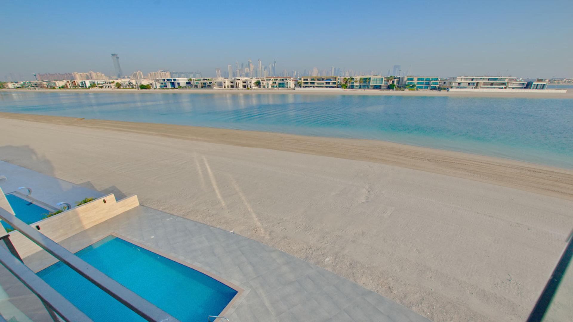 Rooftop terrace view of luxury villa in Palm Jumeirah, Signature Villas community