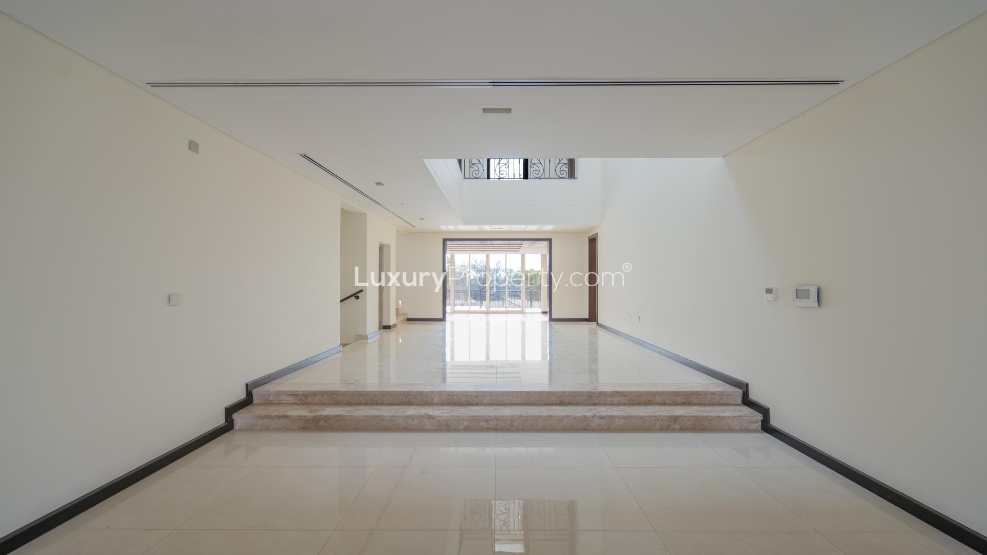 Luxurious villa with pool and golf course view in Jumeirah Golf Estates, Earth community