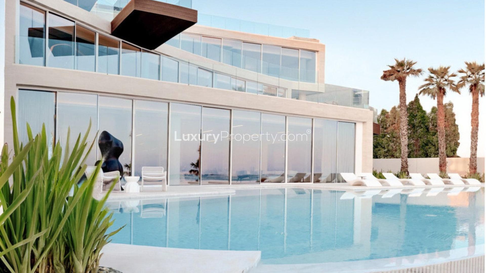 Luxurious six-bedroom villa with private pool on Zuha Island, The World Islands