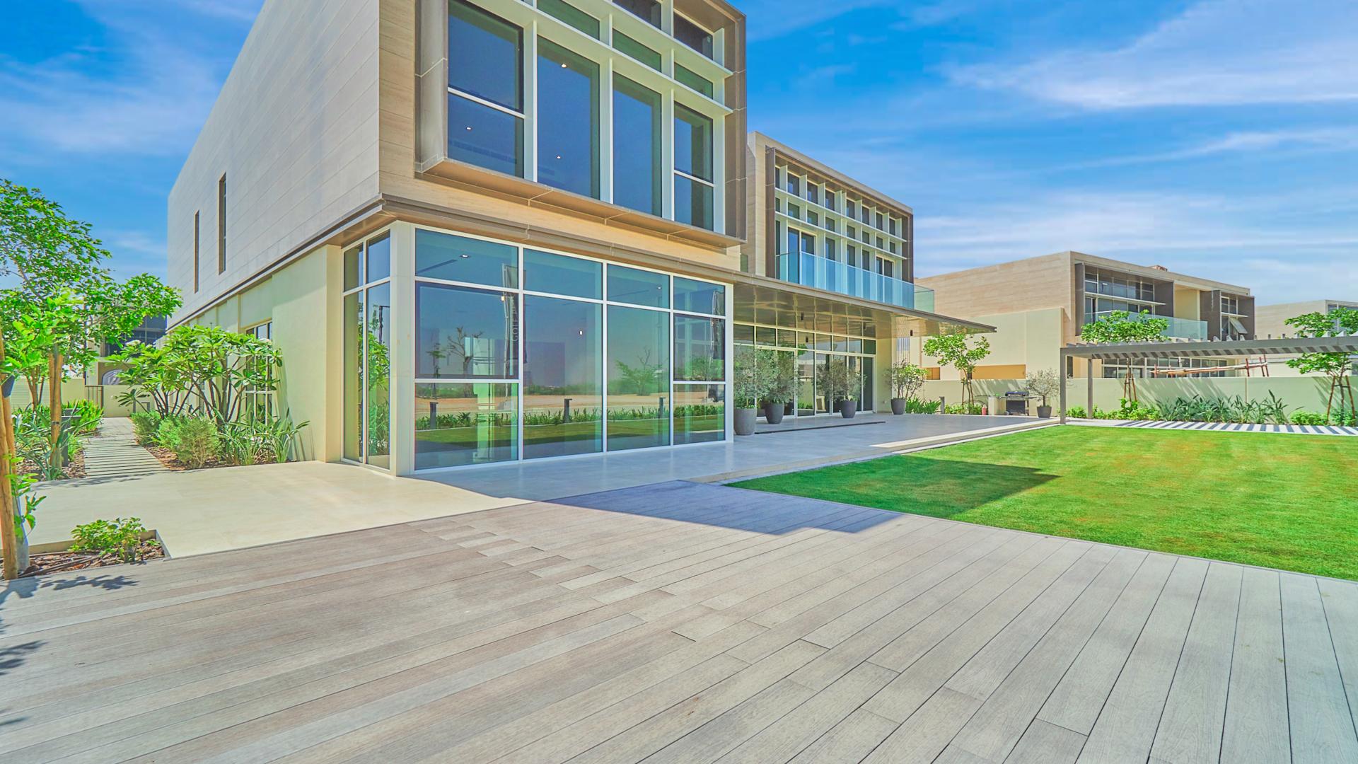 Modern 6-bedroom villa with golf course view in Dubai Hills Estate, Golf Place