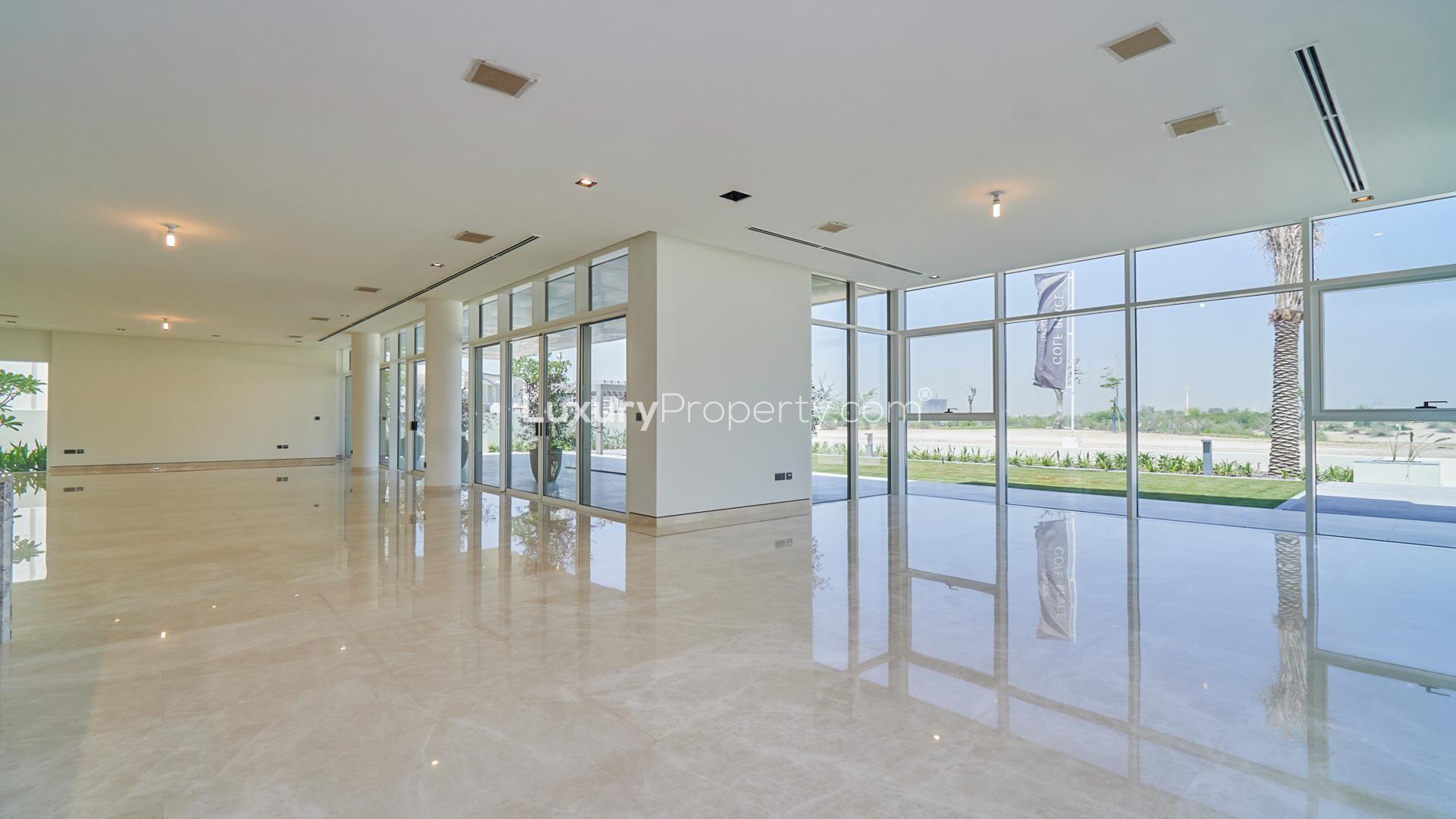 Villa with modern architecture and spacious garden in Dubai Hills Estate, Golf Place