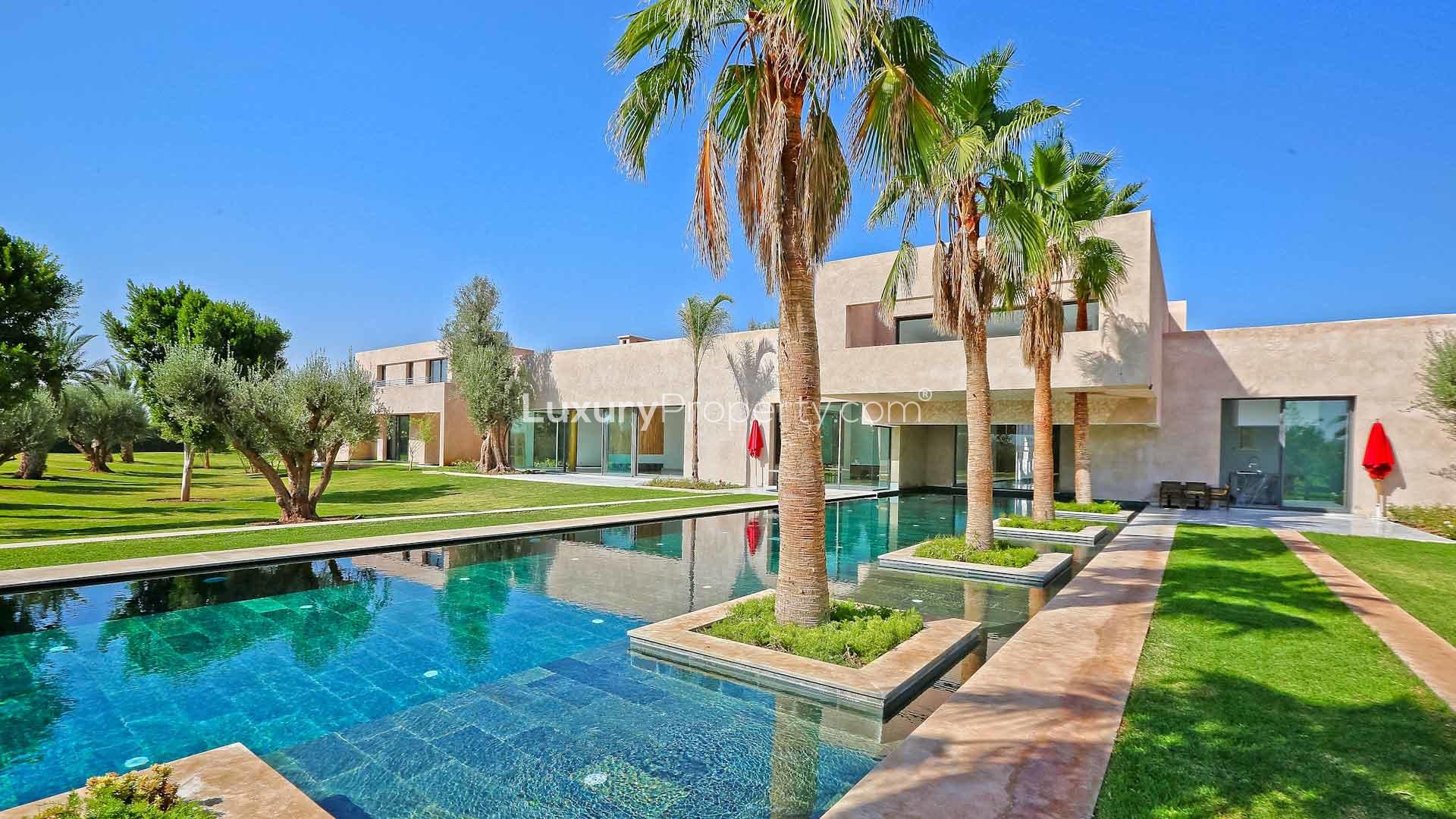 Luxurious Villa Soli in Palmeraie, Marrakech with pool and palm trees for sale