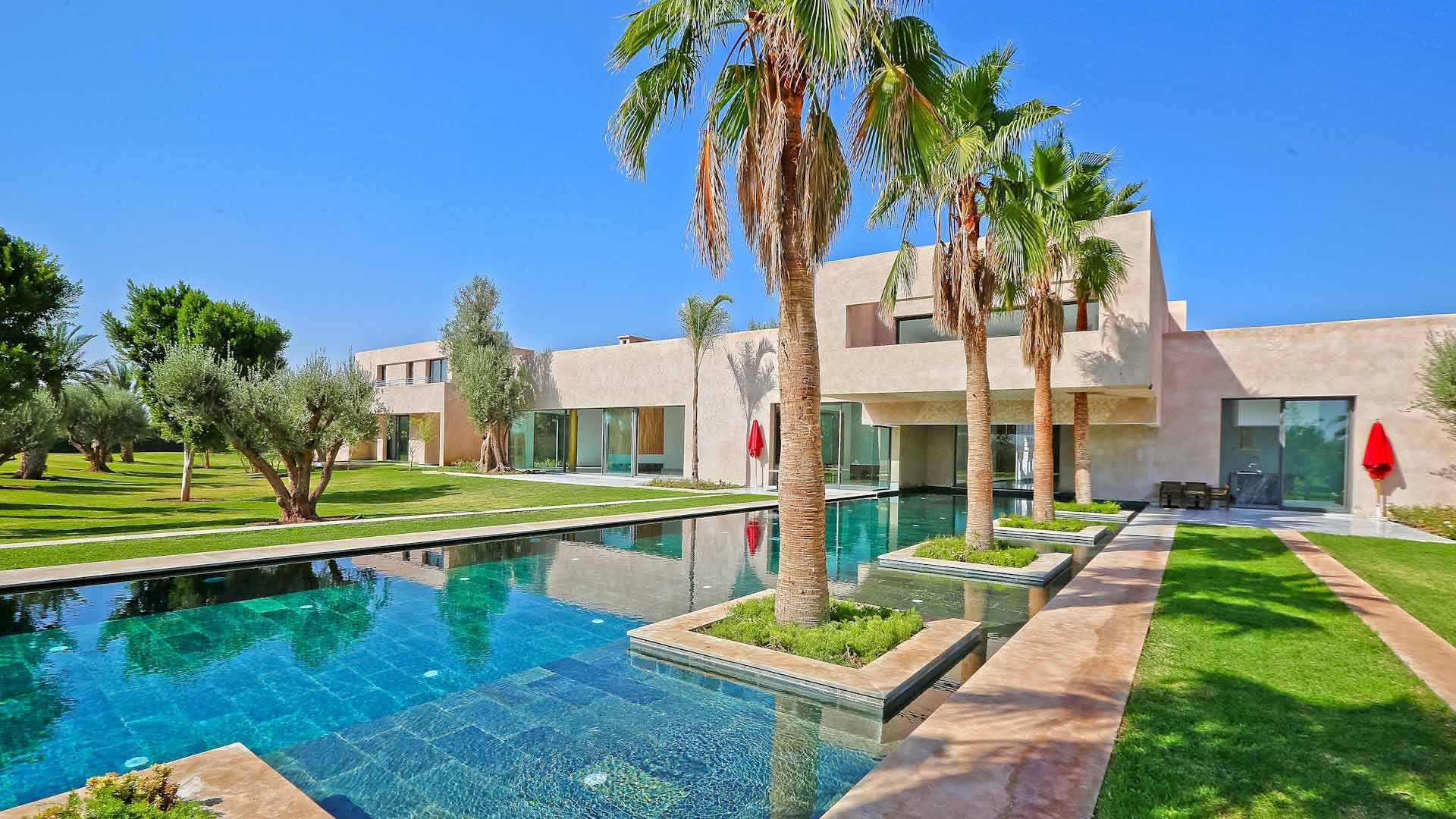 Luxurious Villa Soli in Palmeraie, Marrakech with pool and palm trees for sale