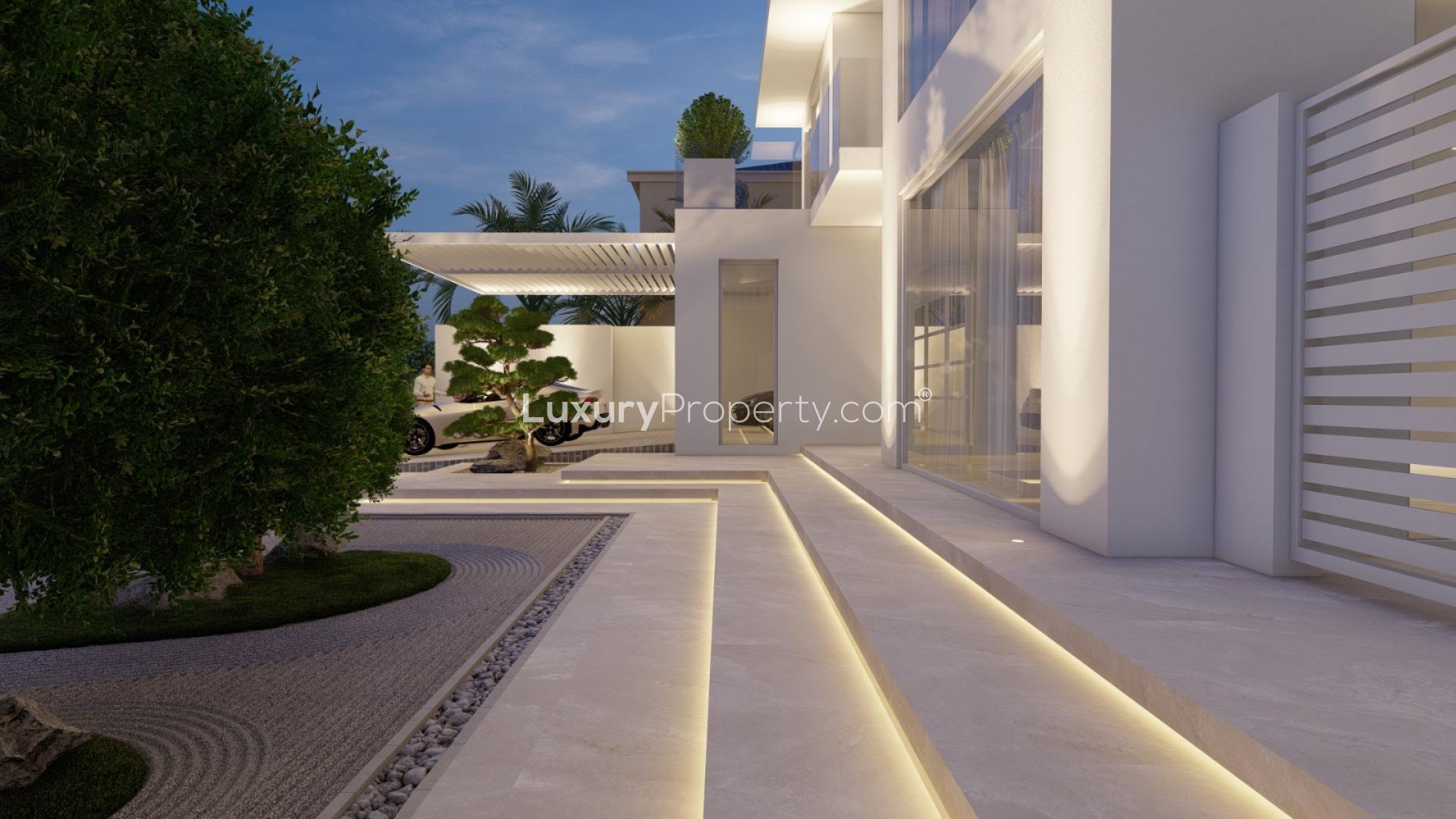 Renovated villa patio with outdoor kitchen and pool, Palm Jumeirah, Frond B