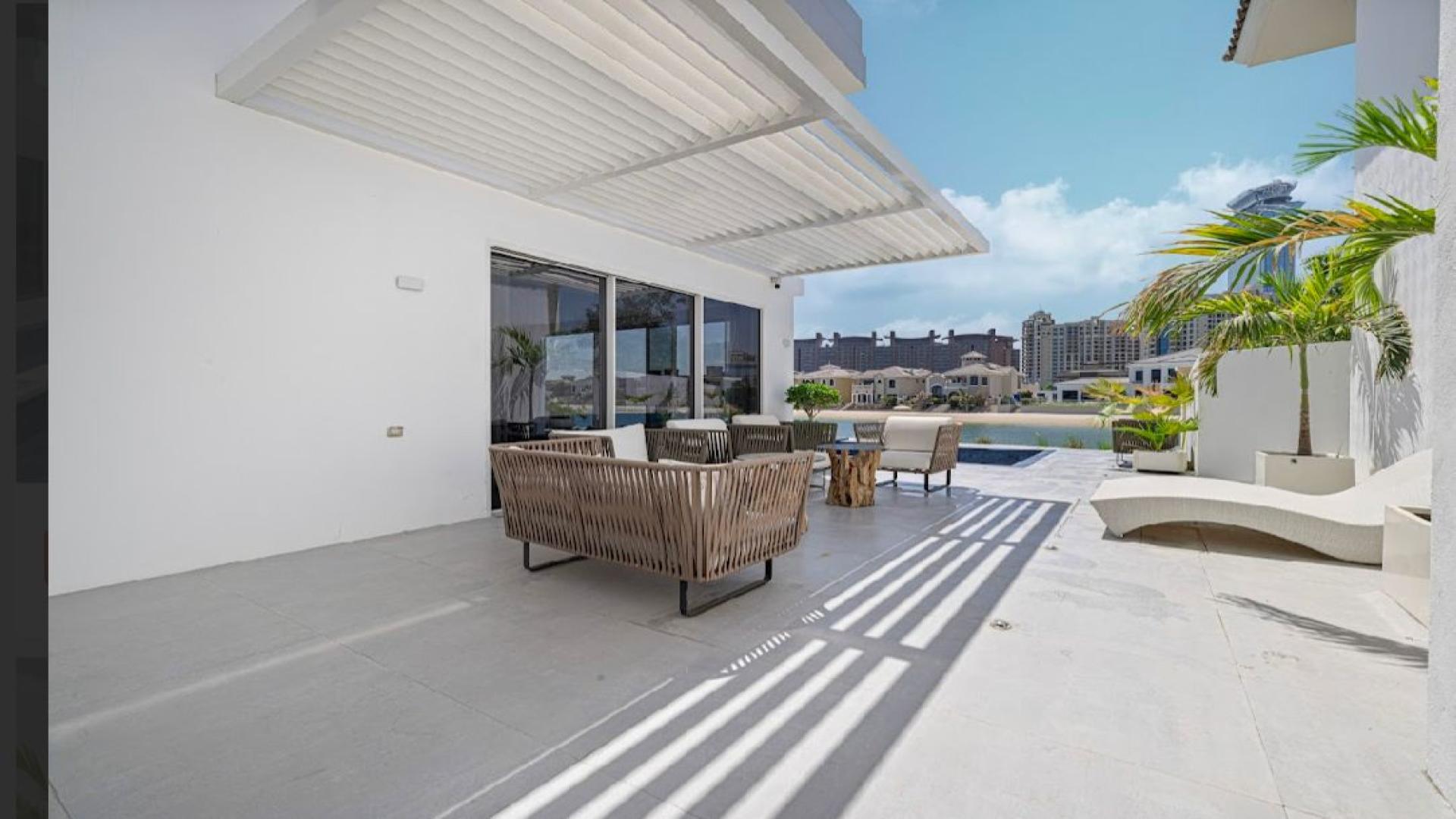 Luxurious living room in fully furnished 6-bed villa, Palm Jumeirah, Garden Homes