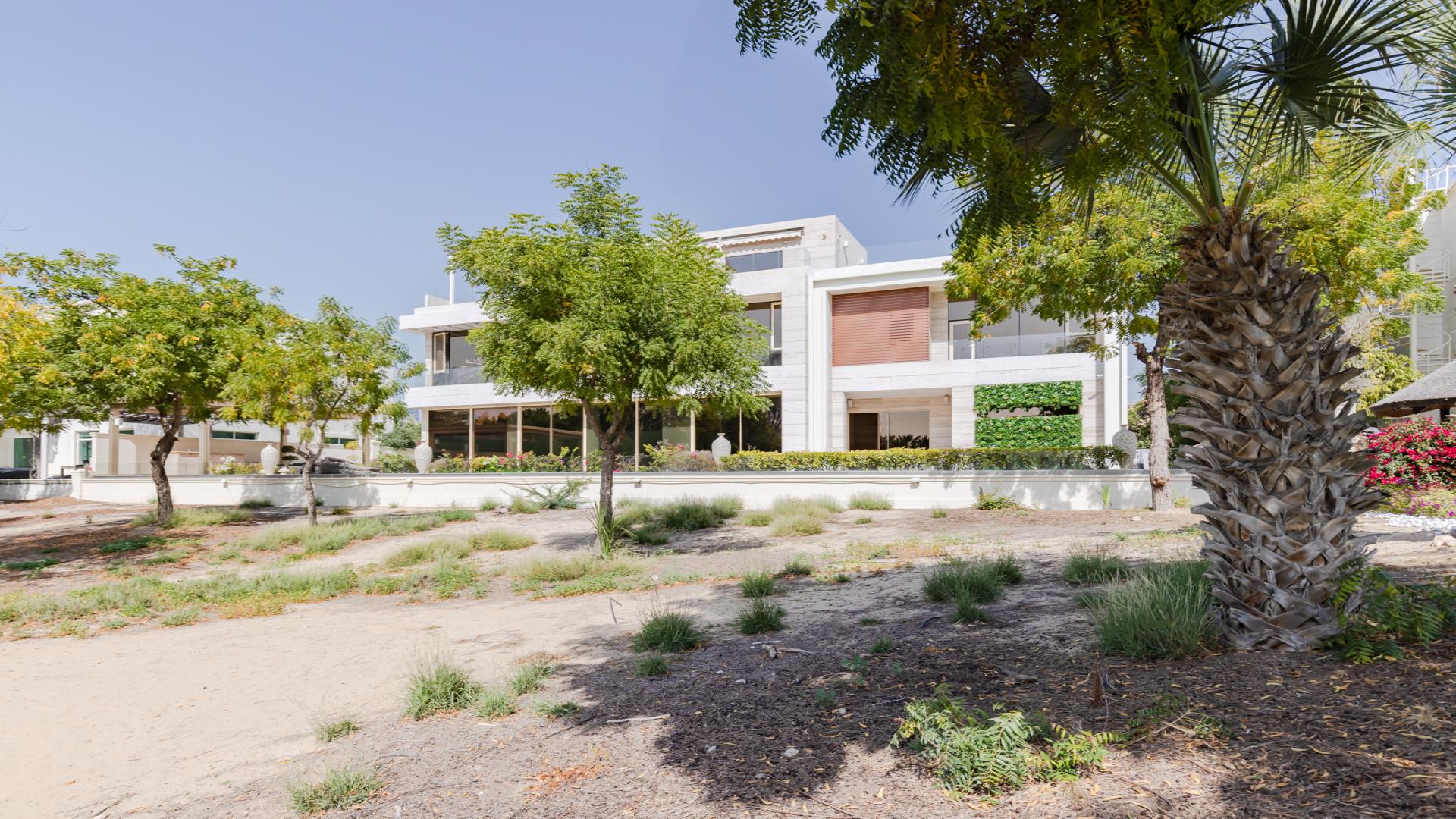 Luxurious living room in custom-built 6-bedroom villa, Emirates Hills, Sector H