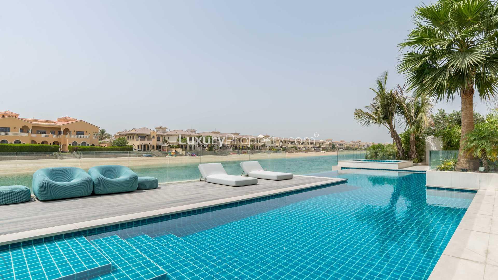 Fabulous 6 Bedroom Signature Villa for Sale - Palm Jumeirah
