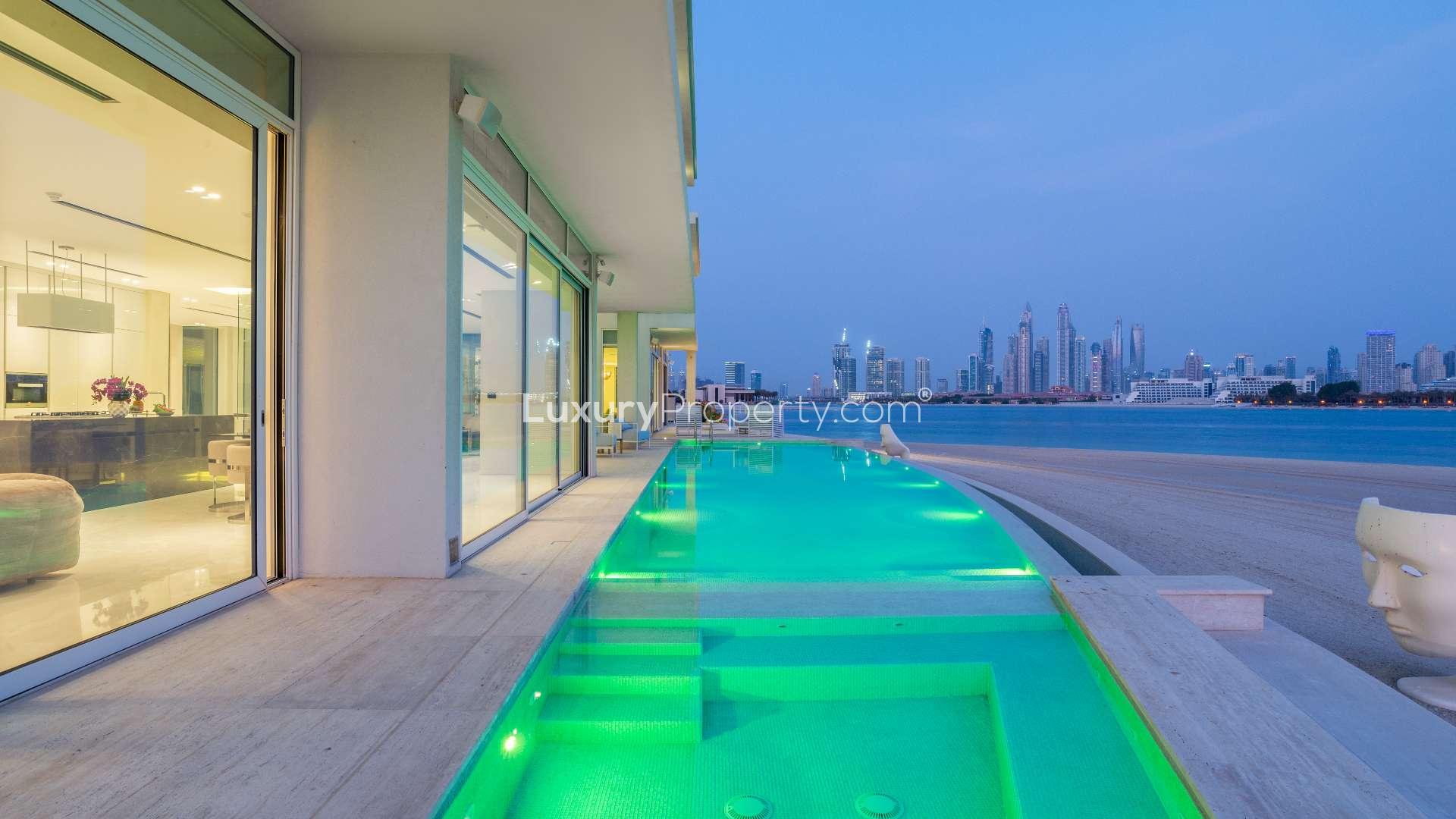 Stunning six-bedroom contemporary villa exterior on Palm Jumeirah, Signature Villas community
