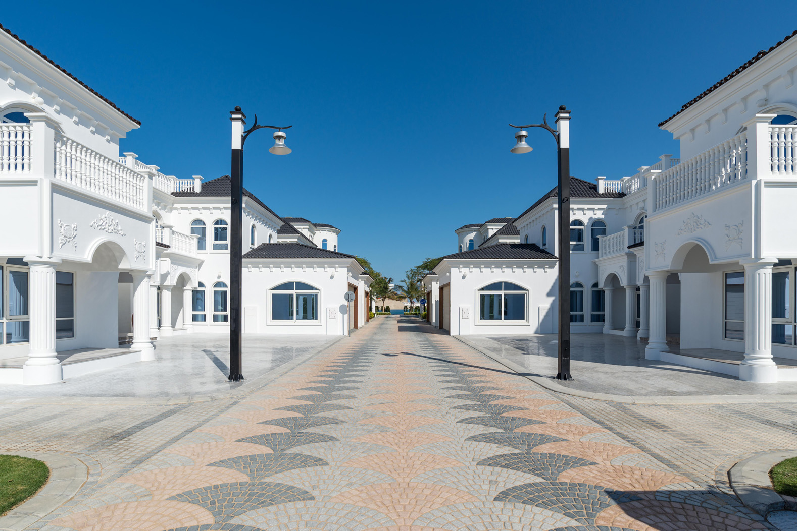 Beachfront villa exterior, Palm Jumeirah, Signature Villas, 6 bedrooms, for sale, LP0784