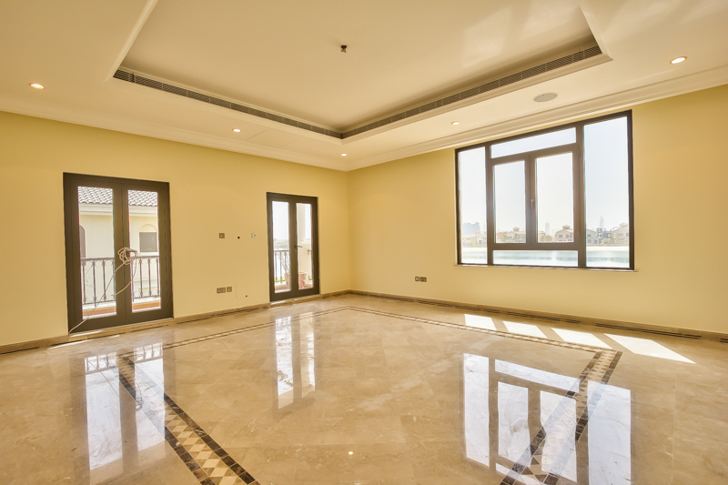 Luxurious bathroom in six-bedroom villa, Signature Villas, Palm Jumeirah, Dubai
