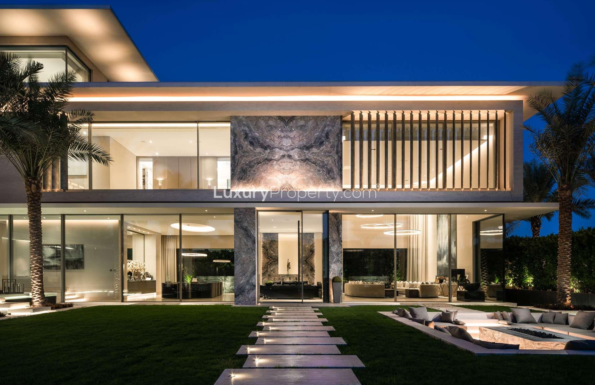 Private gym with modern equipment in 6-bedroom villa for sale, Jumeirah