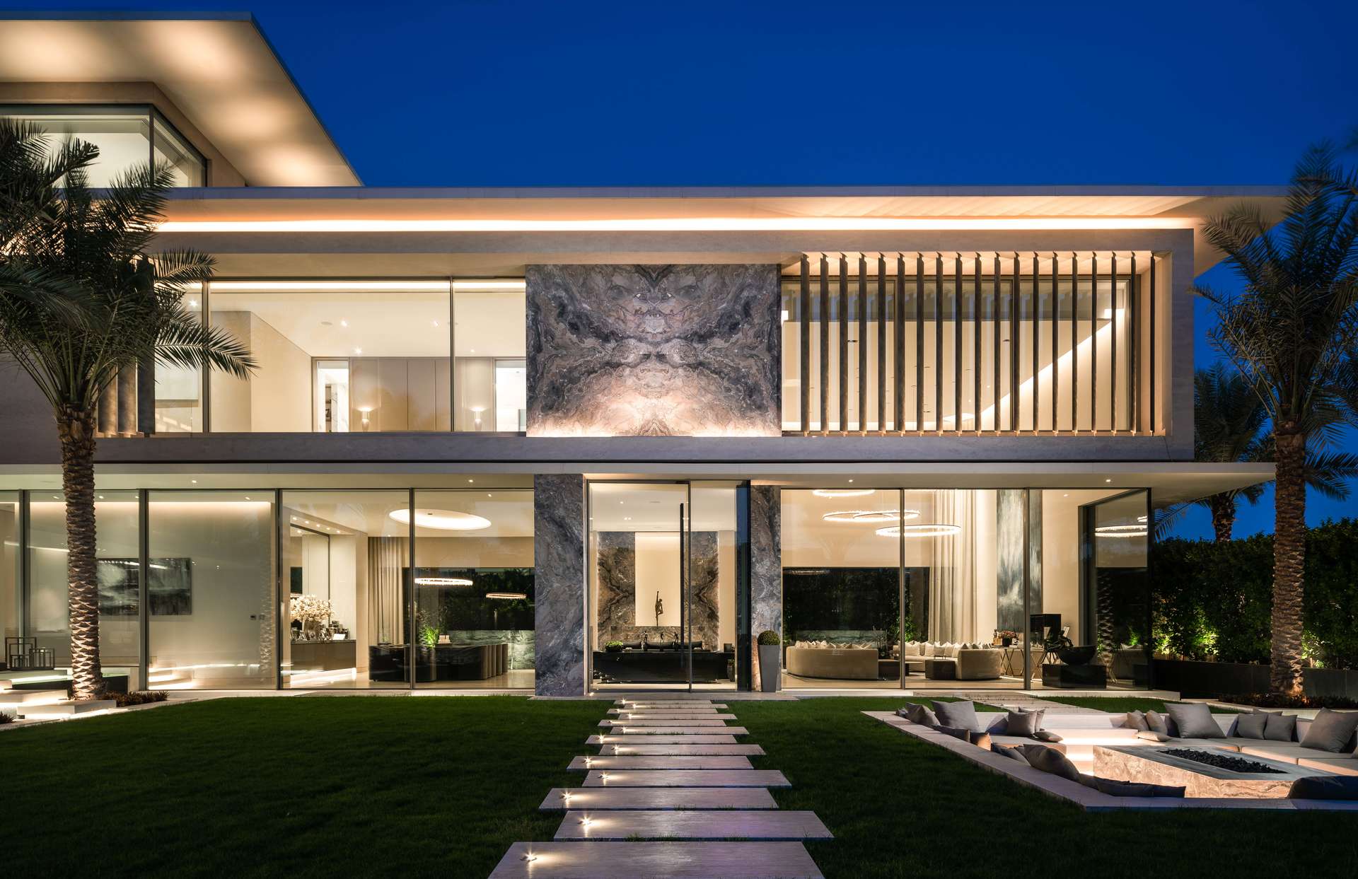 Private gym with modern equipment in 6-bedroom villa for sale, Jumeirah