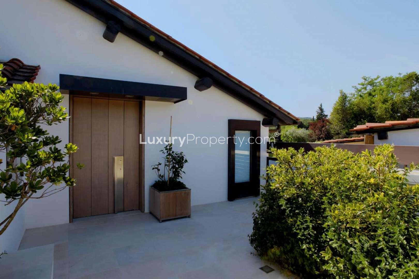 Spacious patio of a six-bedroom villa for sale in Villa Gelsomino, Florence