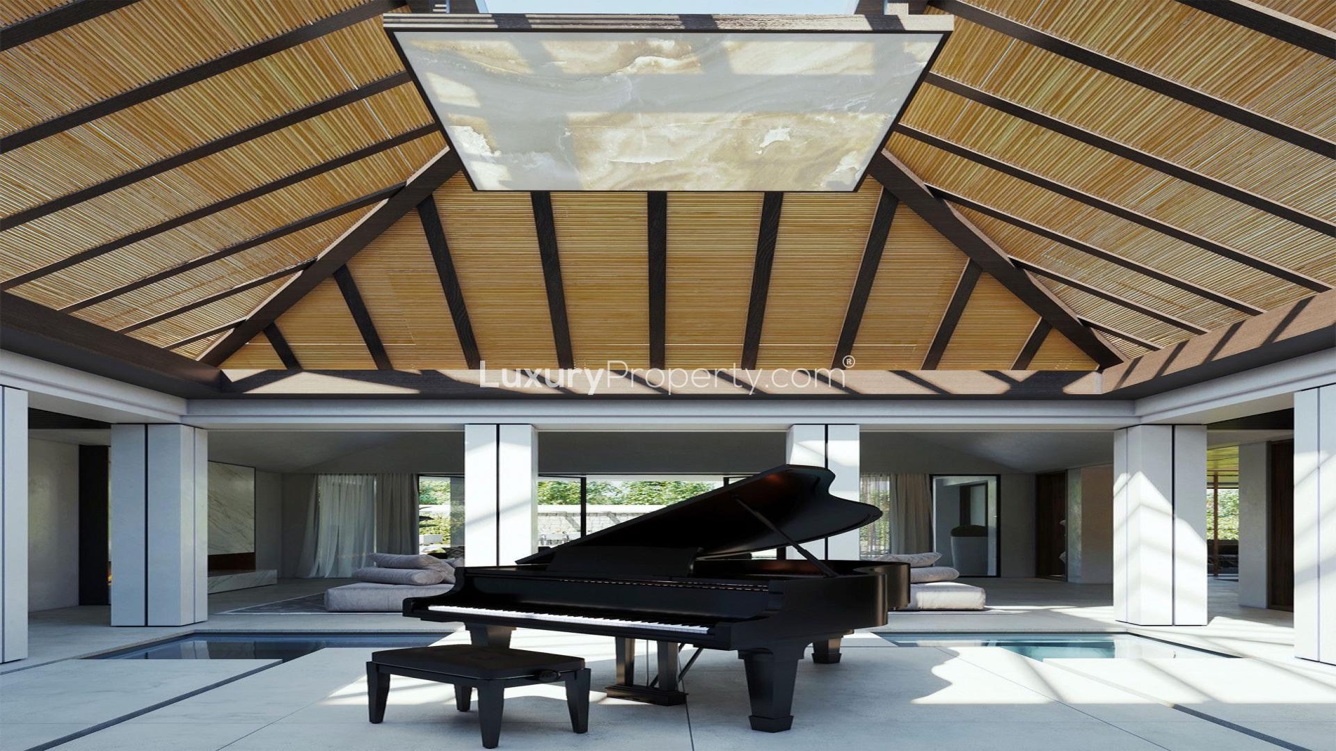 Luxurious villa with modern patio and pool in Nueva Andalucía, Marbella for sale