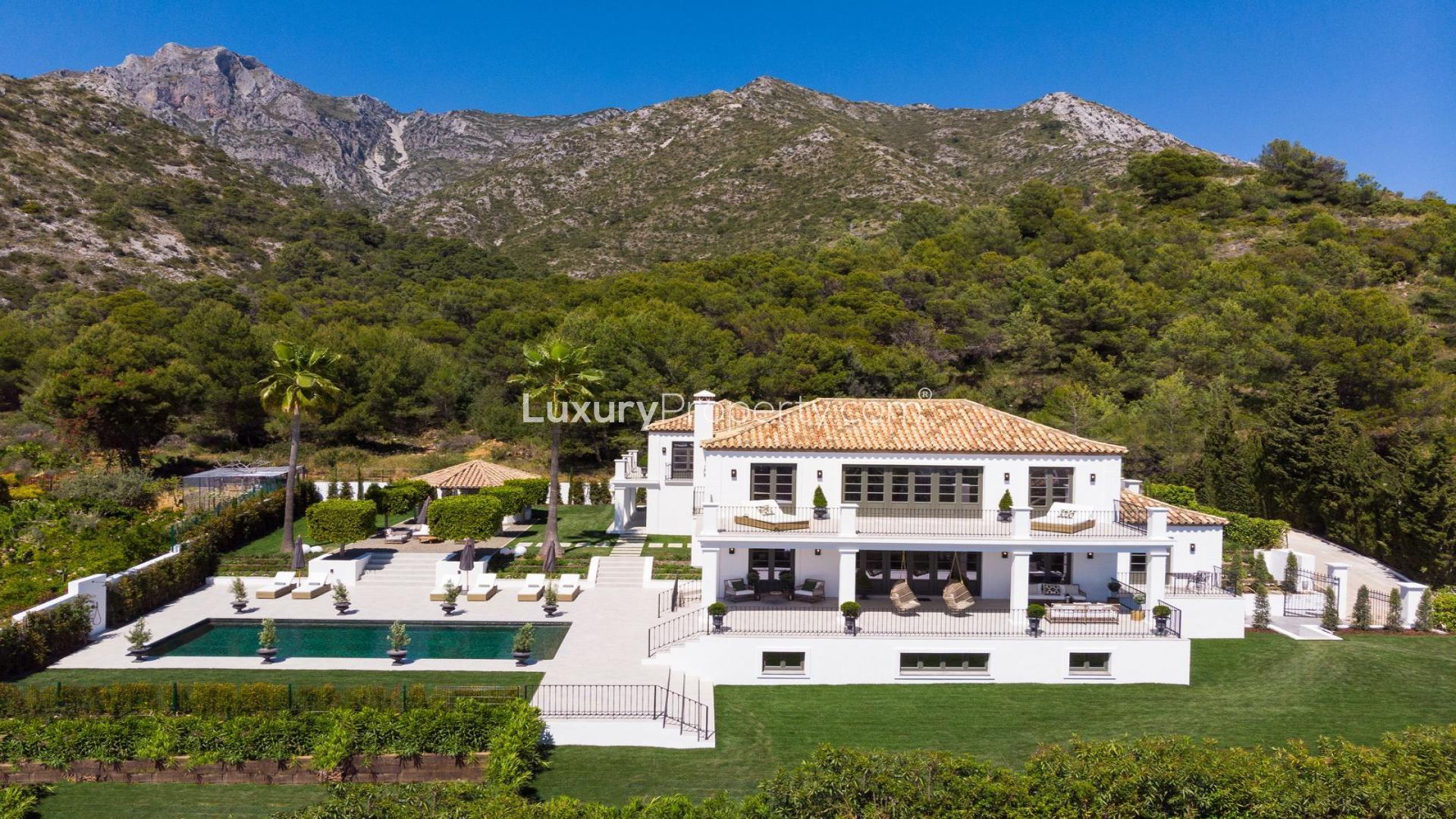 Elegant Sierra Blanca villa with pool, sea views, lush gardens, and luxury amenities for sale