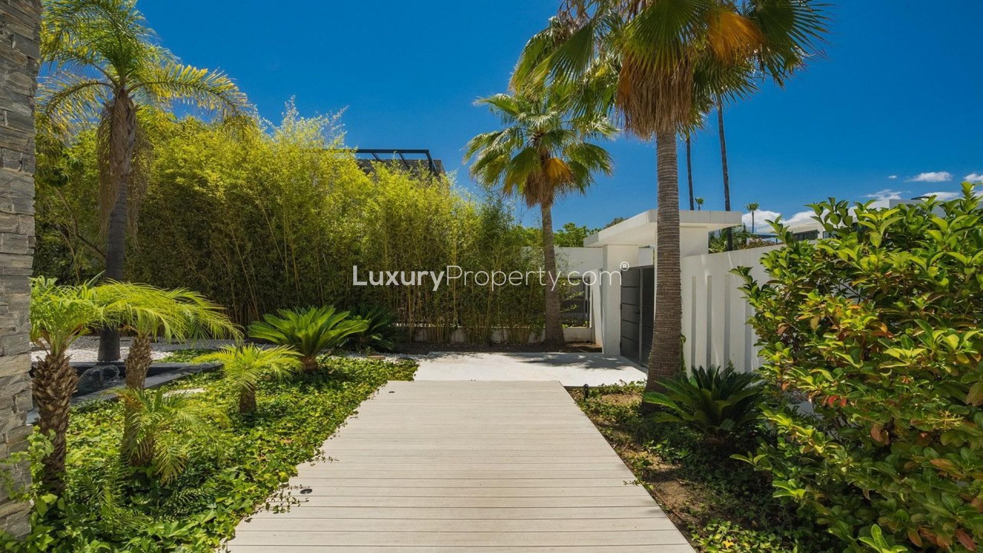 Luxury villa with pool in Las Lomas de Marbella, Golden Mile, Málaga for sale