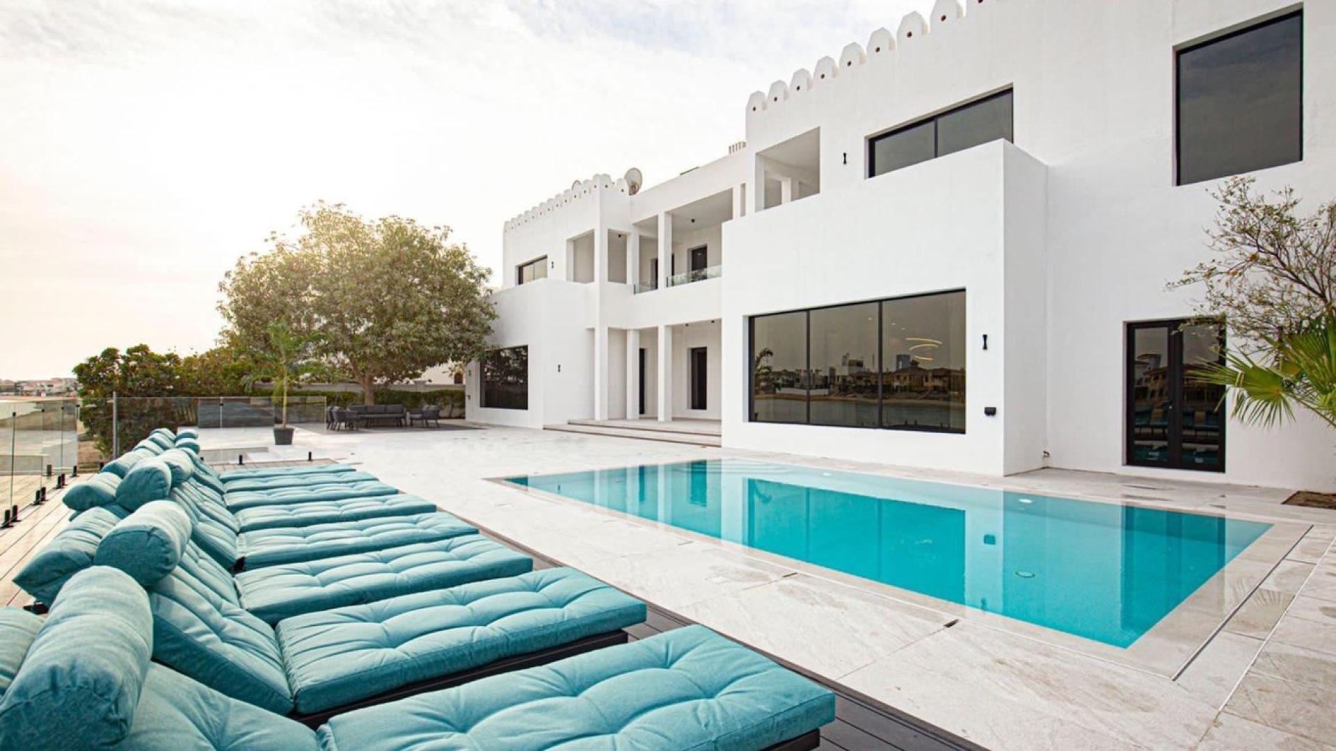 N/A,Upgraded contemporary beachfront villa with pool, Palm Jumeirah Signature Villas, available for rent