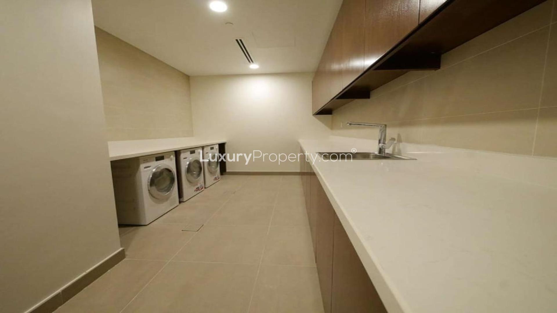 Contemporary 7-bedroom villa for sale in District One, Mohammed Bin Rashid City