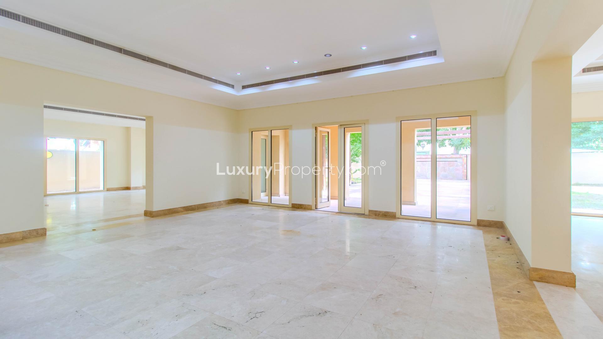Spacious living room in 7-bed Hattan villa, The Lakes, available for rent