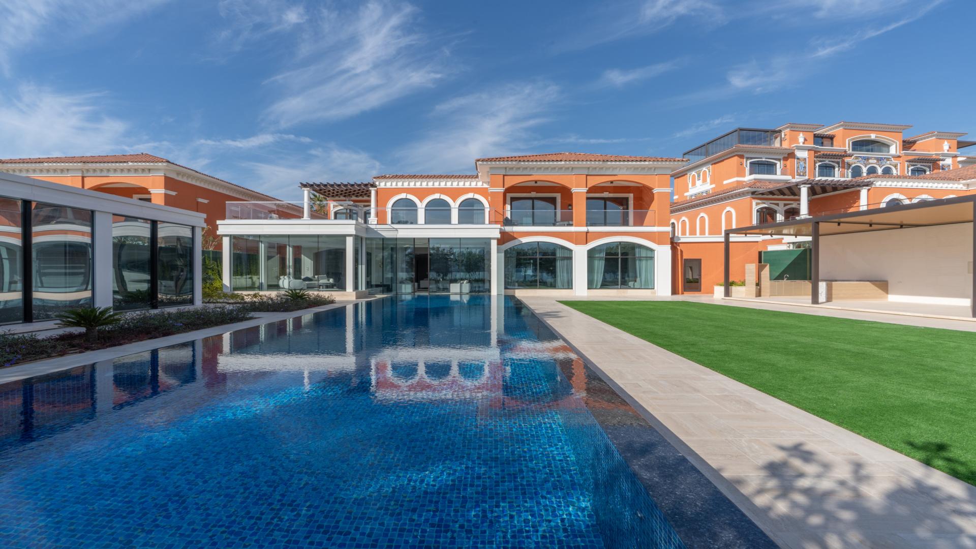 Luxurious living room in XXII Carat Oceanfront Villa, Palm Jumeirah, with elegant decor