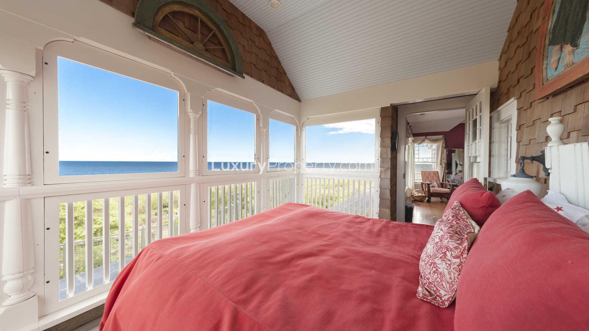 Cozy bedroom with ocean view in Montauk Moorlands villa, Hamptons, New York
