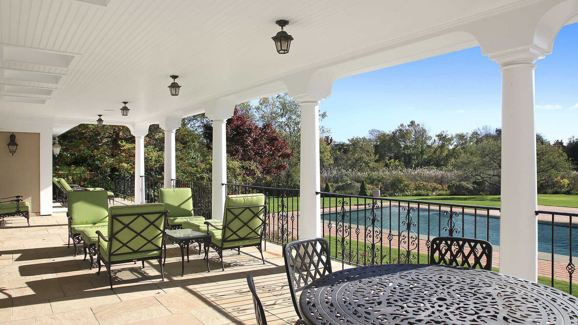 Exquisite 7-bedroom villa with stunning views in Hamptons, Southampton, New York