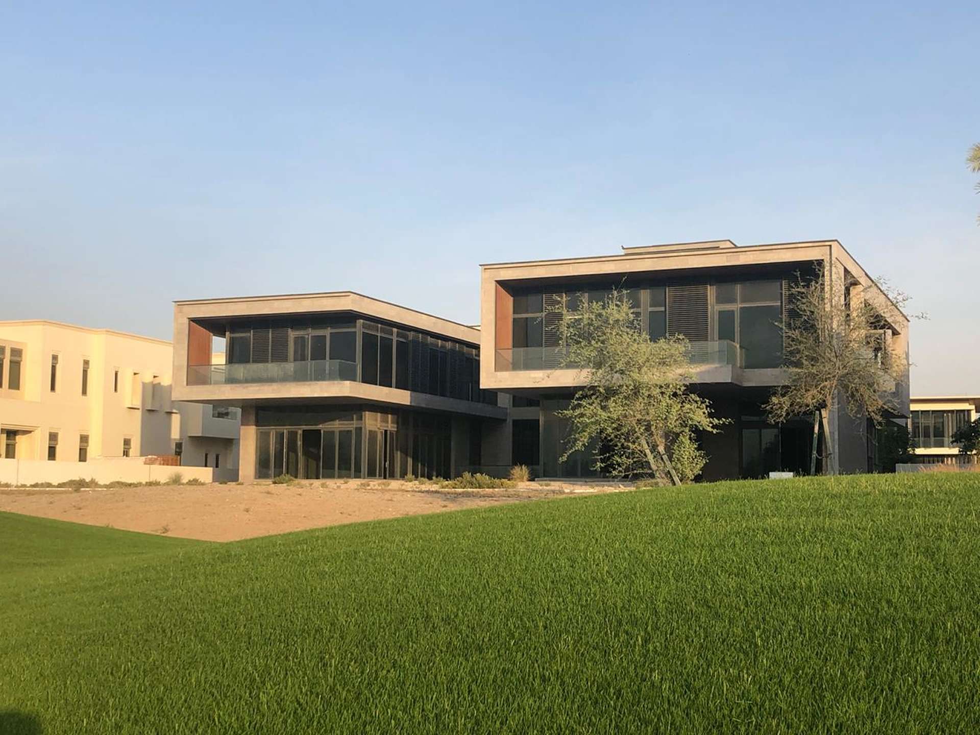 Modern 8-bedroom villa with lush lawn in Dubai Hills Grove, Dubai Hills Estate