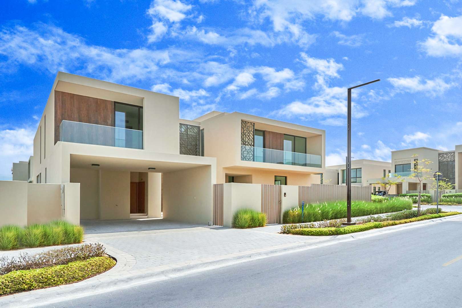 Modern bathroom in Dubai Hills Estate villa, featuring sleek design and marble countertop
