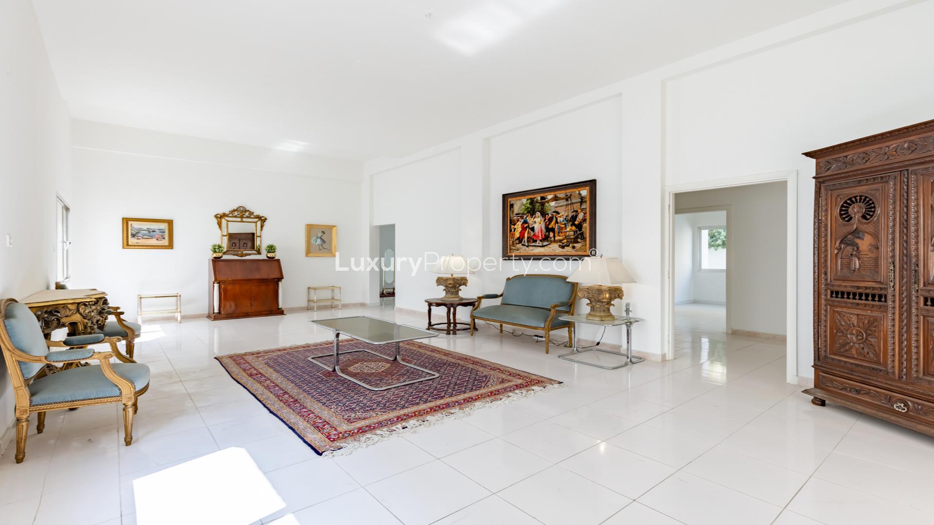 Exterior view of luxury 7-bedroom villa in Jumeirah 2, Dubai with landscaped garden