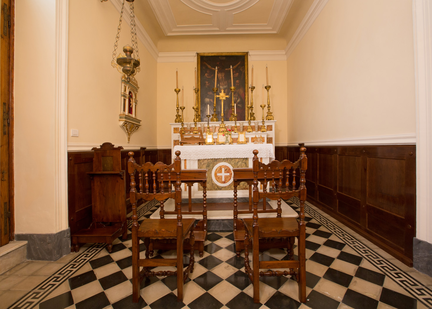 Manicured gardens of 18th Century Villa in Lucca's Villa Borghese, for sale