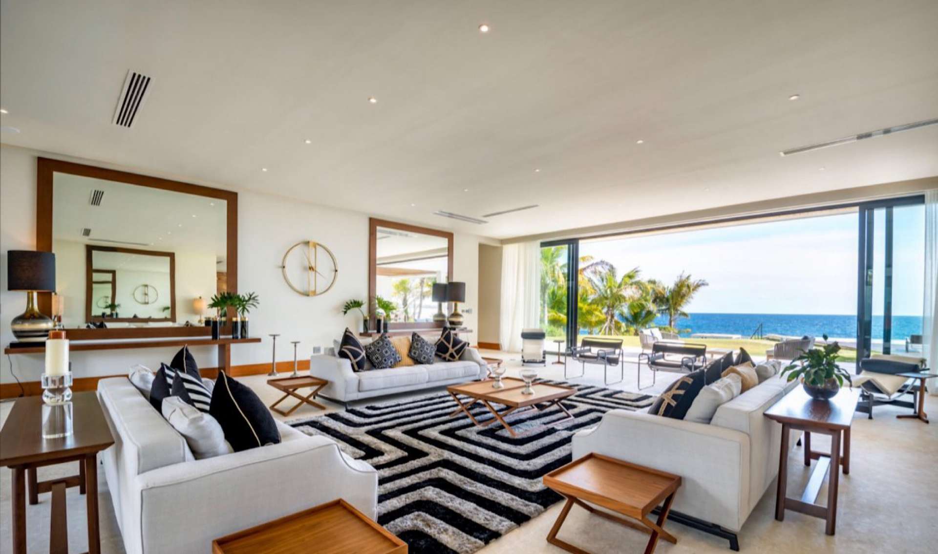 Contemporary living room in villa with ocean view at Casa de Campo, La Romana