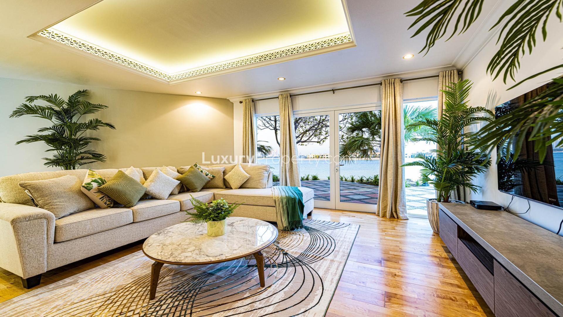 Luxurious 7-bedroom villa with pool on Palm Jumeirah, Signature Villas community